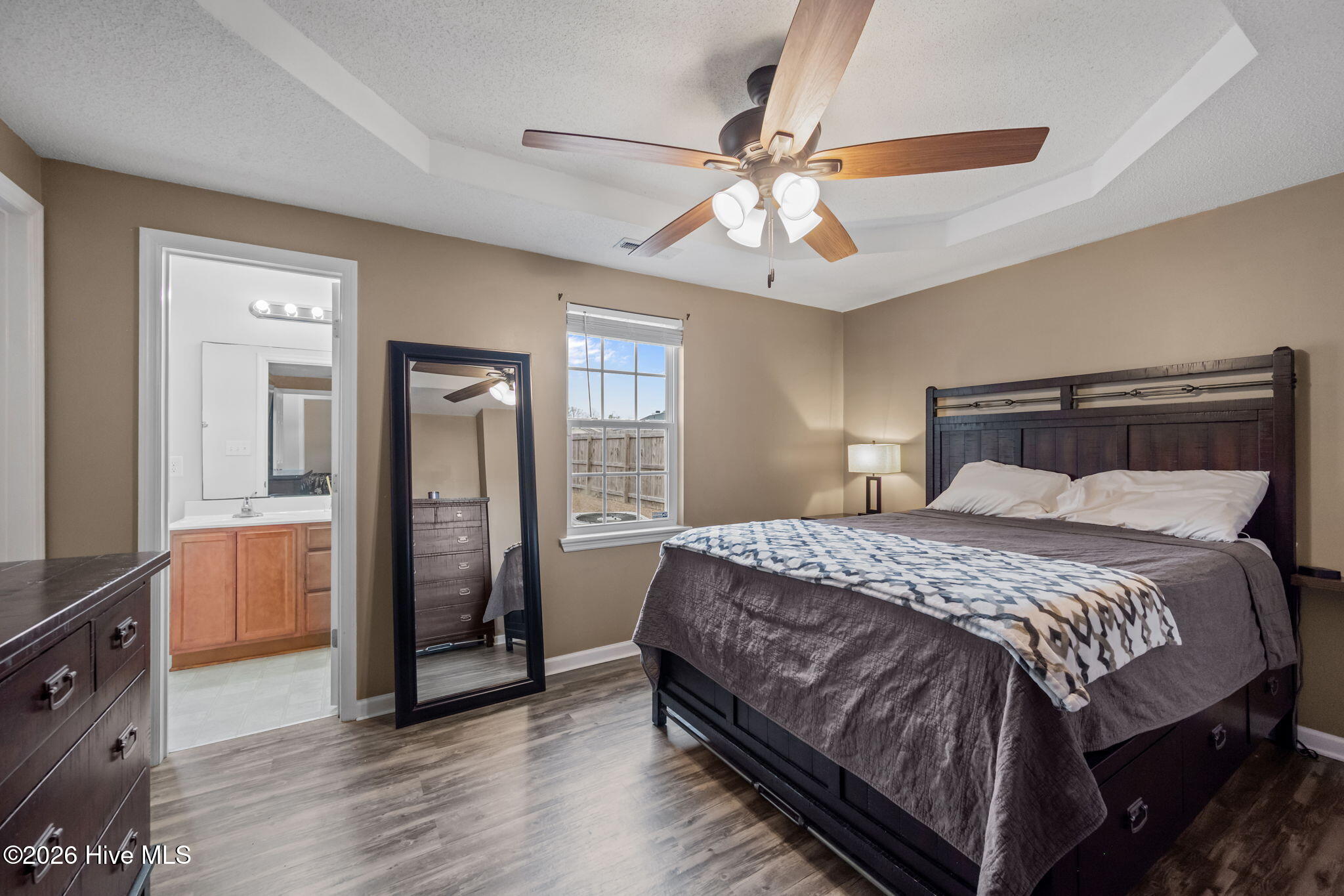 100547343 | Photo 26