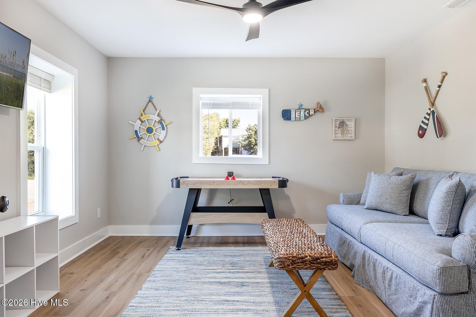 100562312 | Photo 22