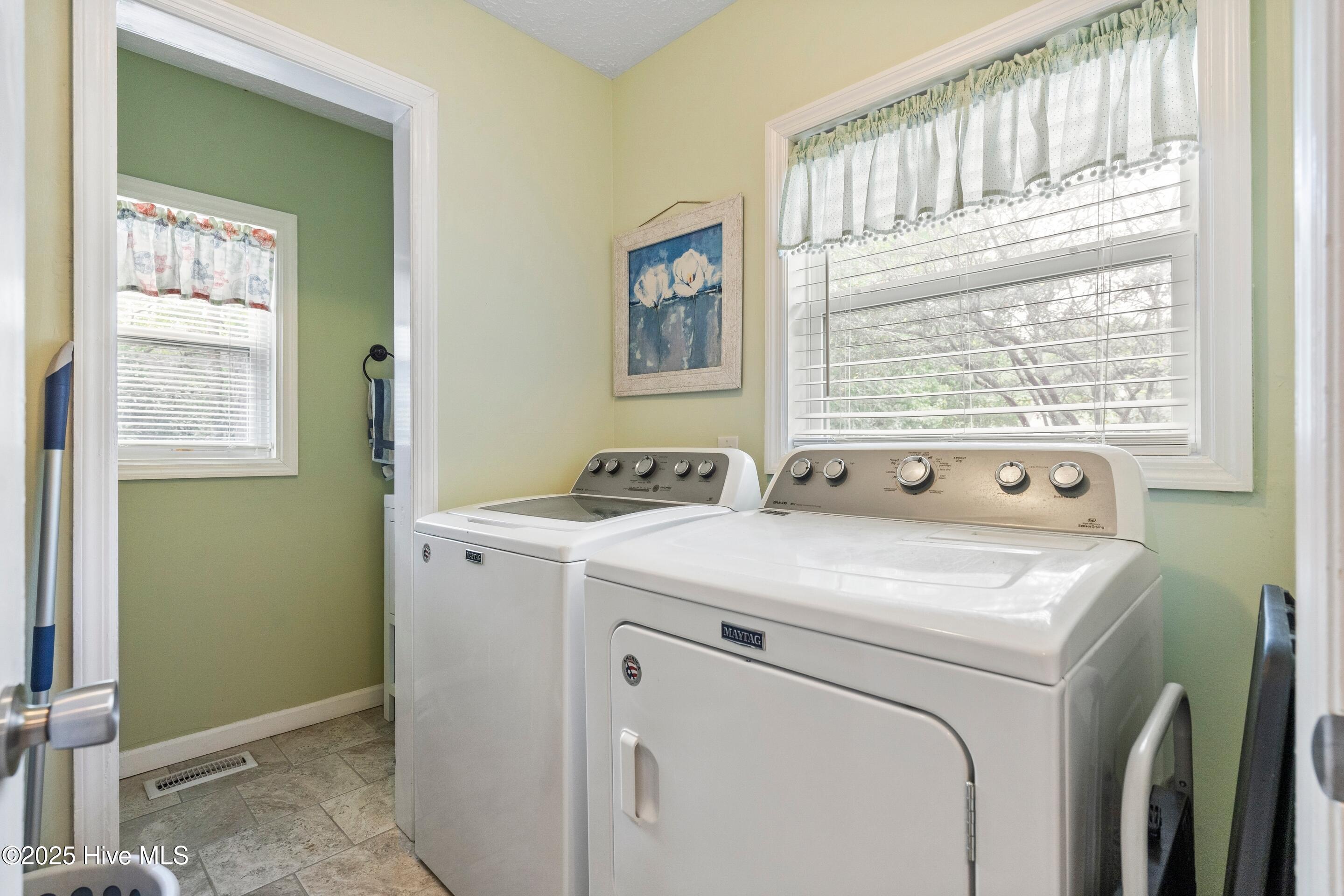 100531980 | Photo 18