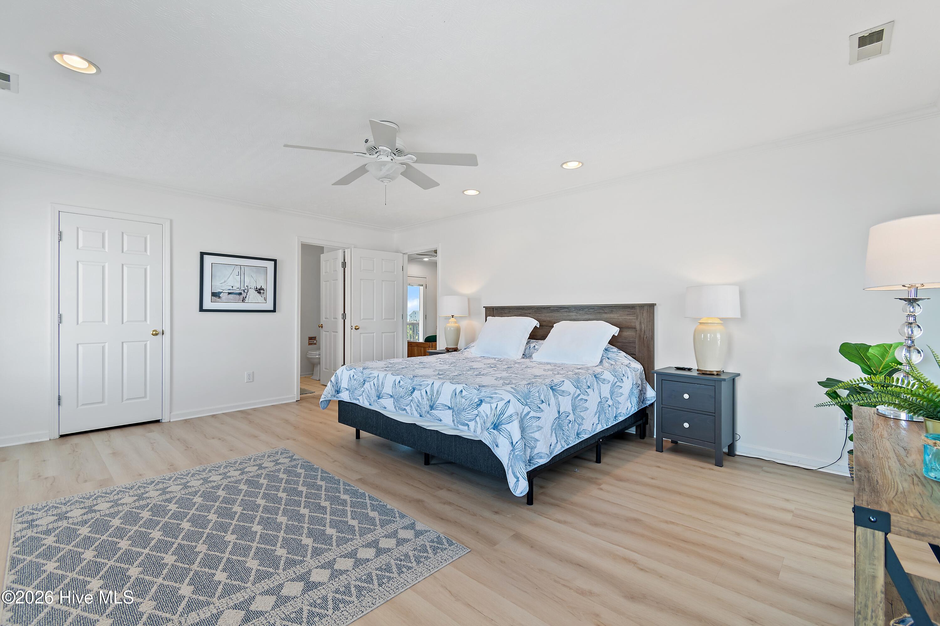 100564981 | Photo 25