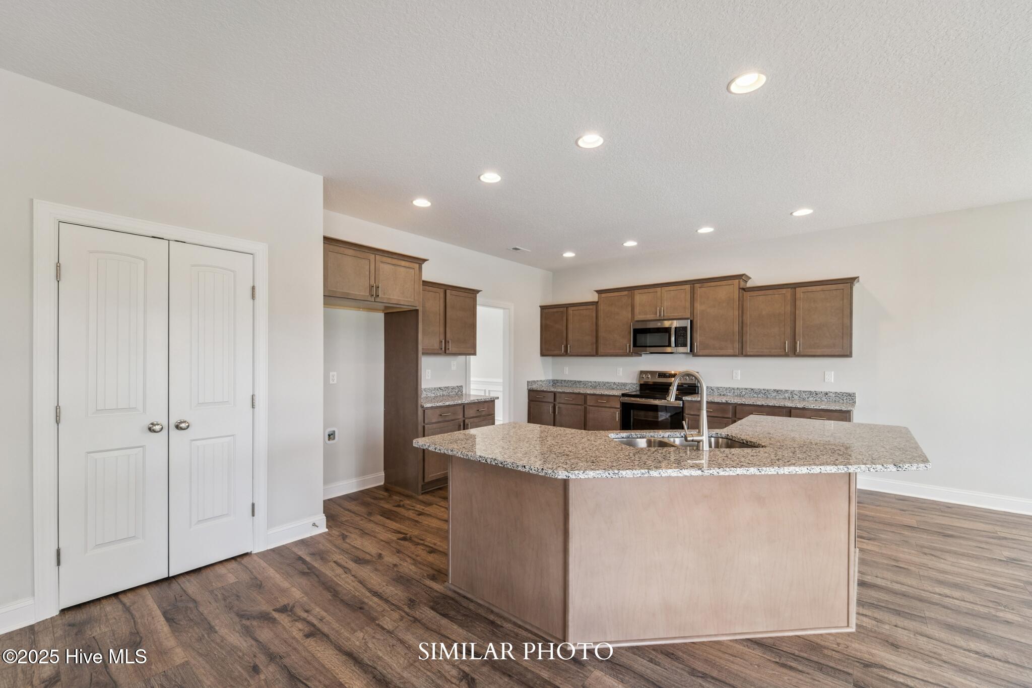 766 Secession Lane, Jacksonville, NC 28546 – photo 14: SIMILAR PHOTO PALOMAR-17