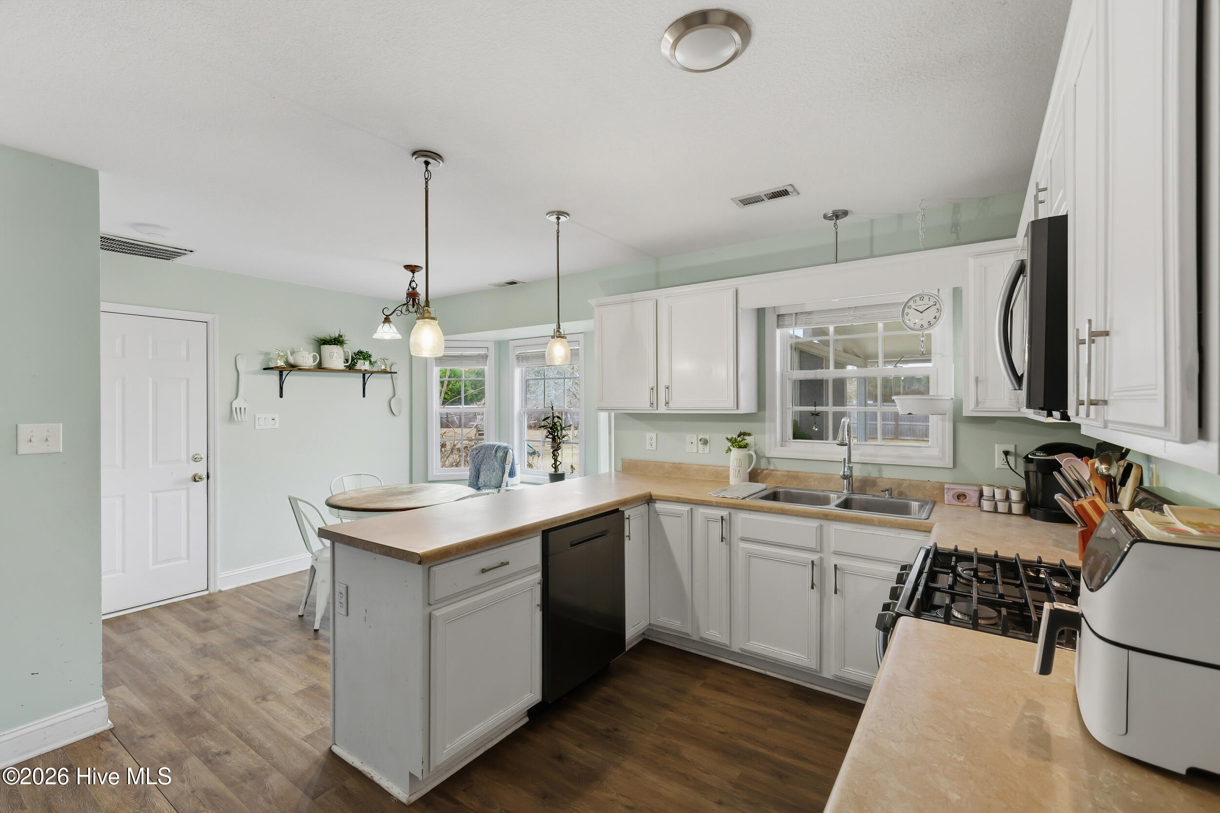 100551243 | Photo 13