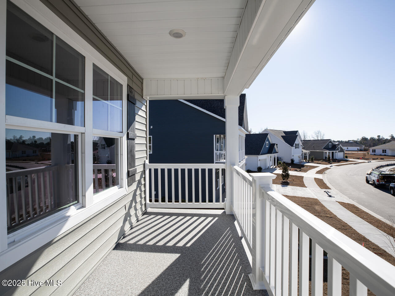 100555999 | Photo 28