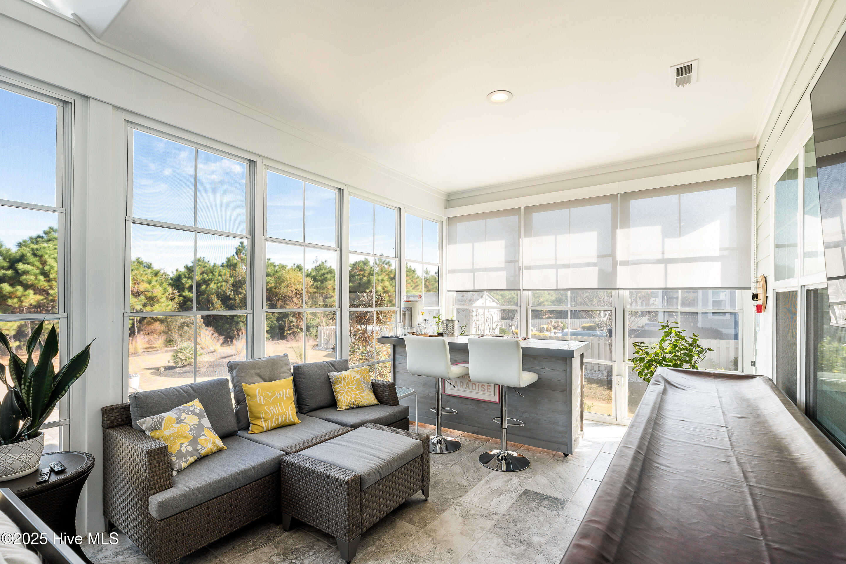 100541746 | Photo 26