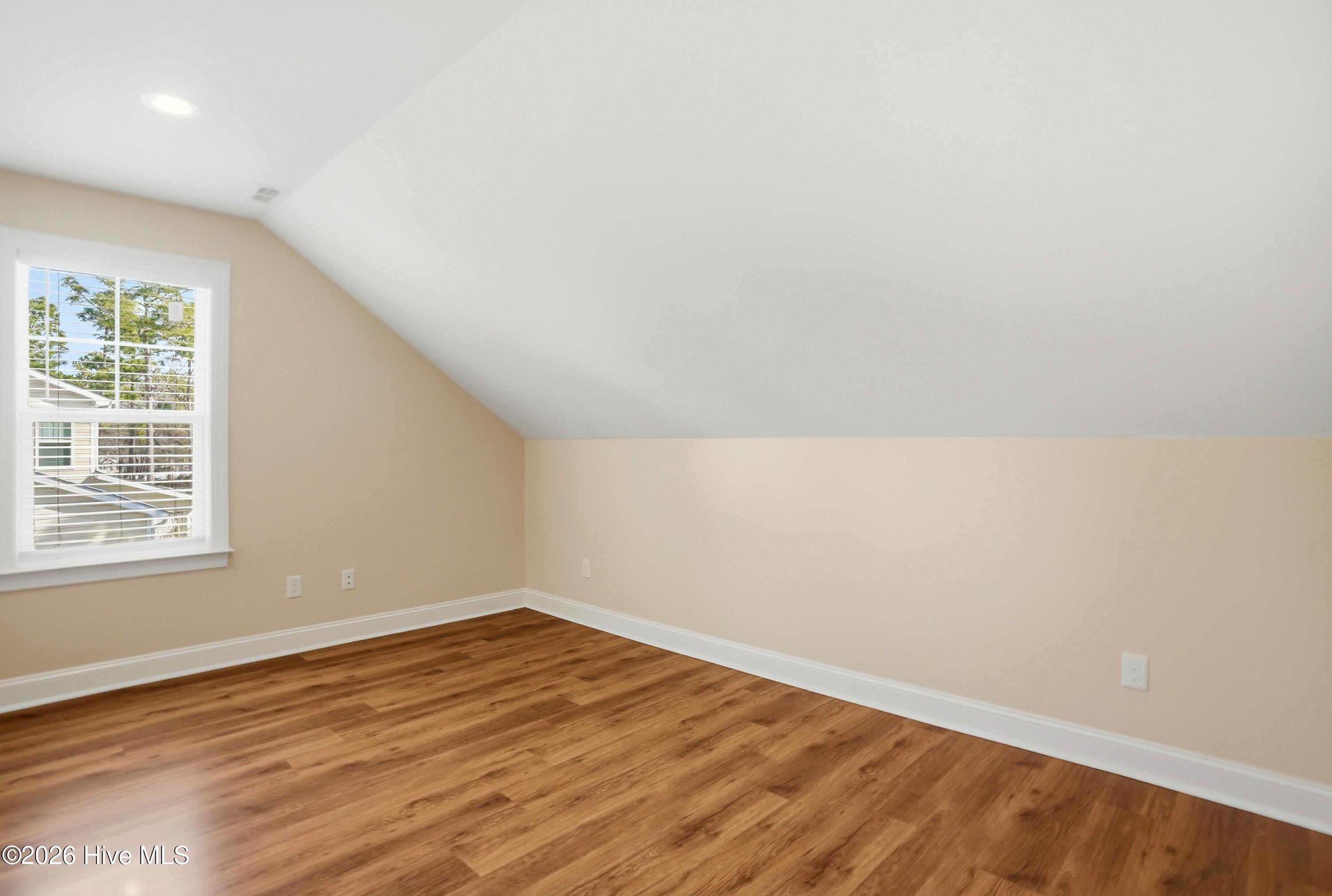 100552828 | Photo 34