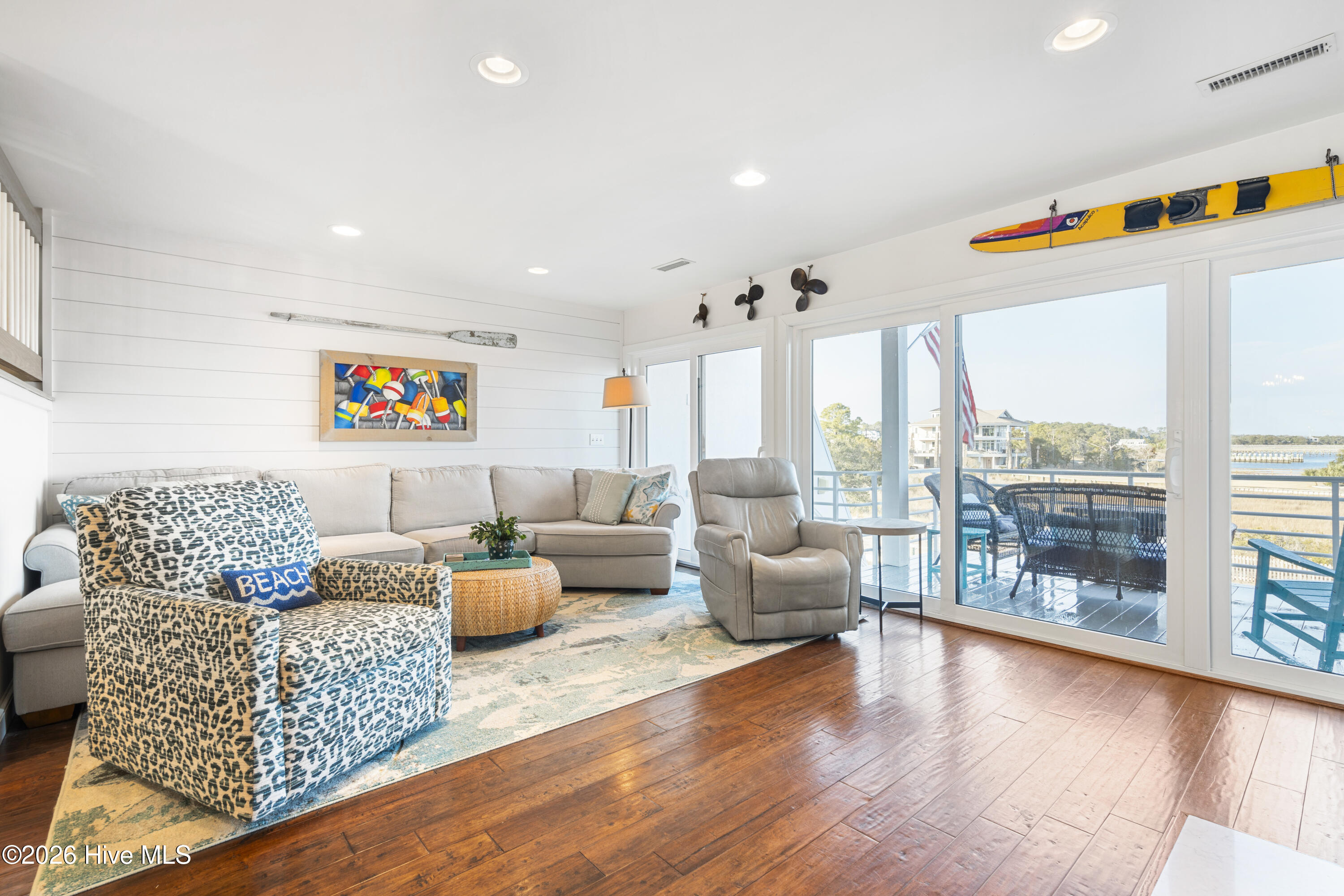 100553448 | Photo 20