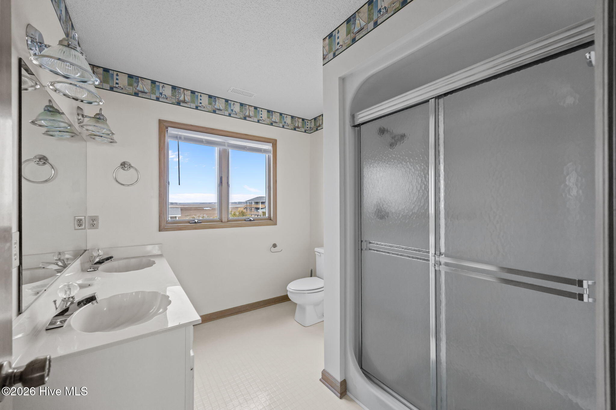 100554247 | Photo 51