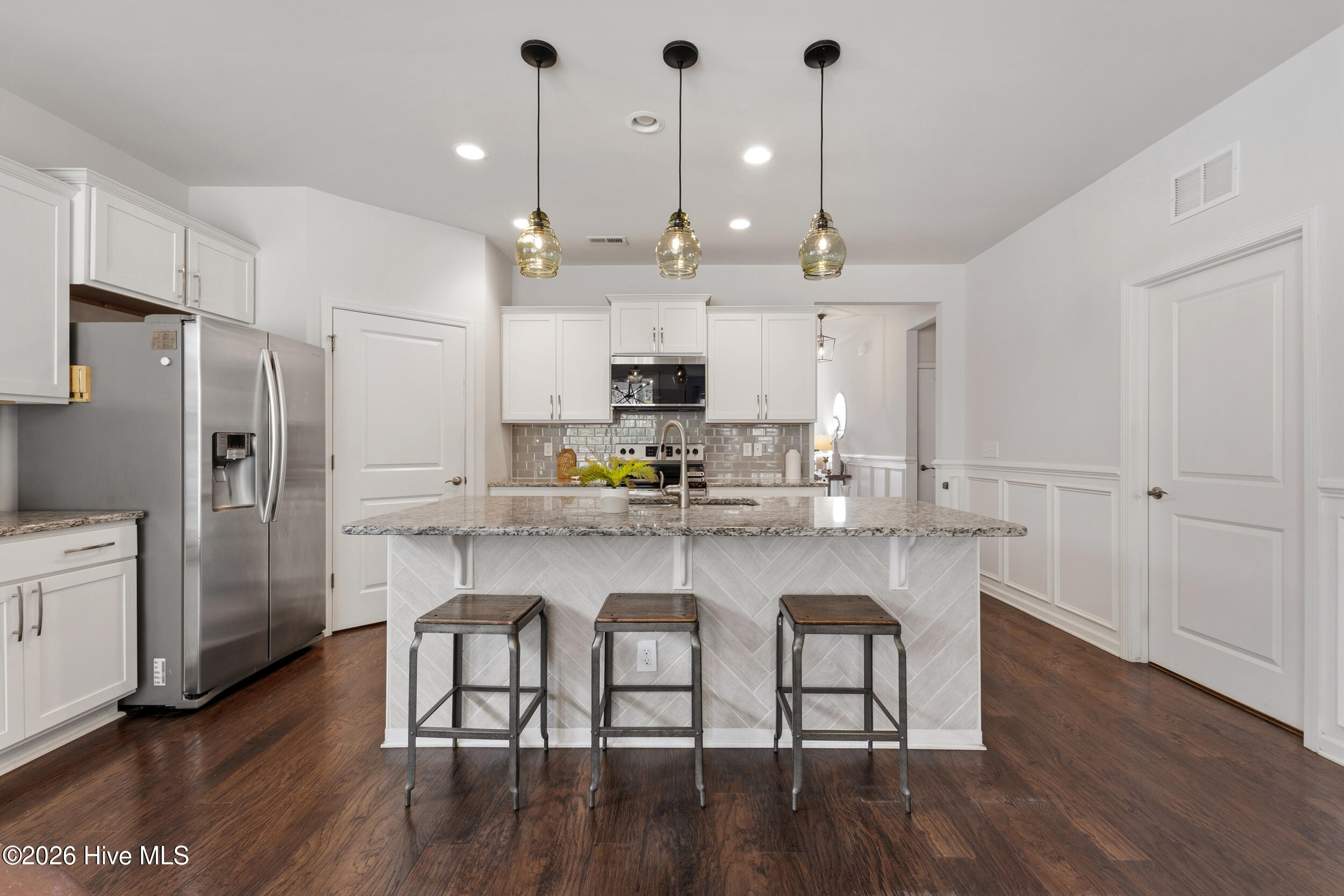 100557196 | Photo 11