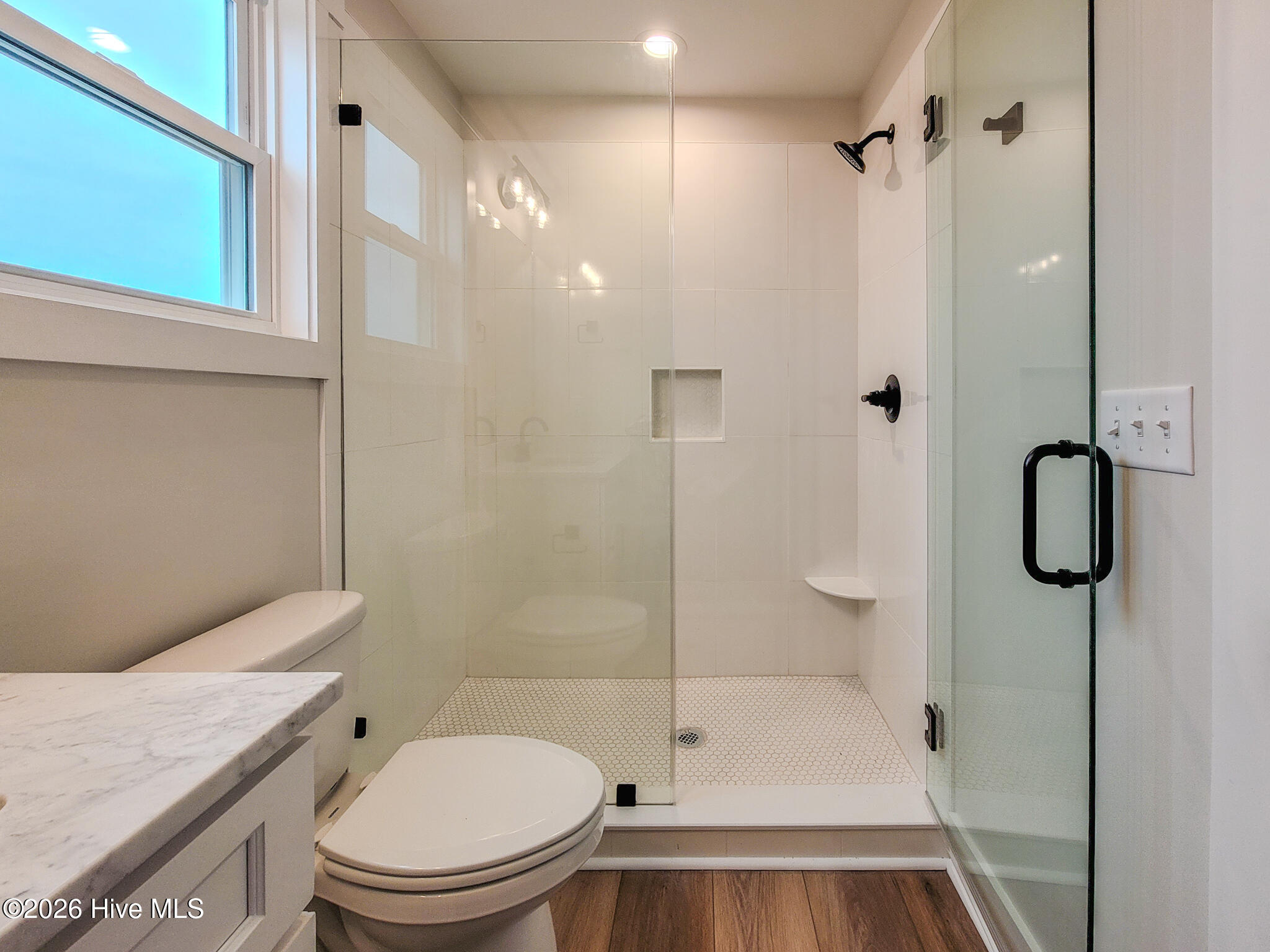 100553641 | Photo 18