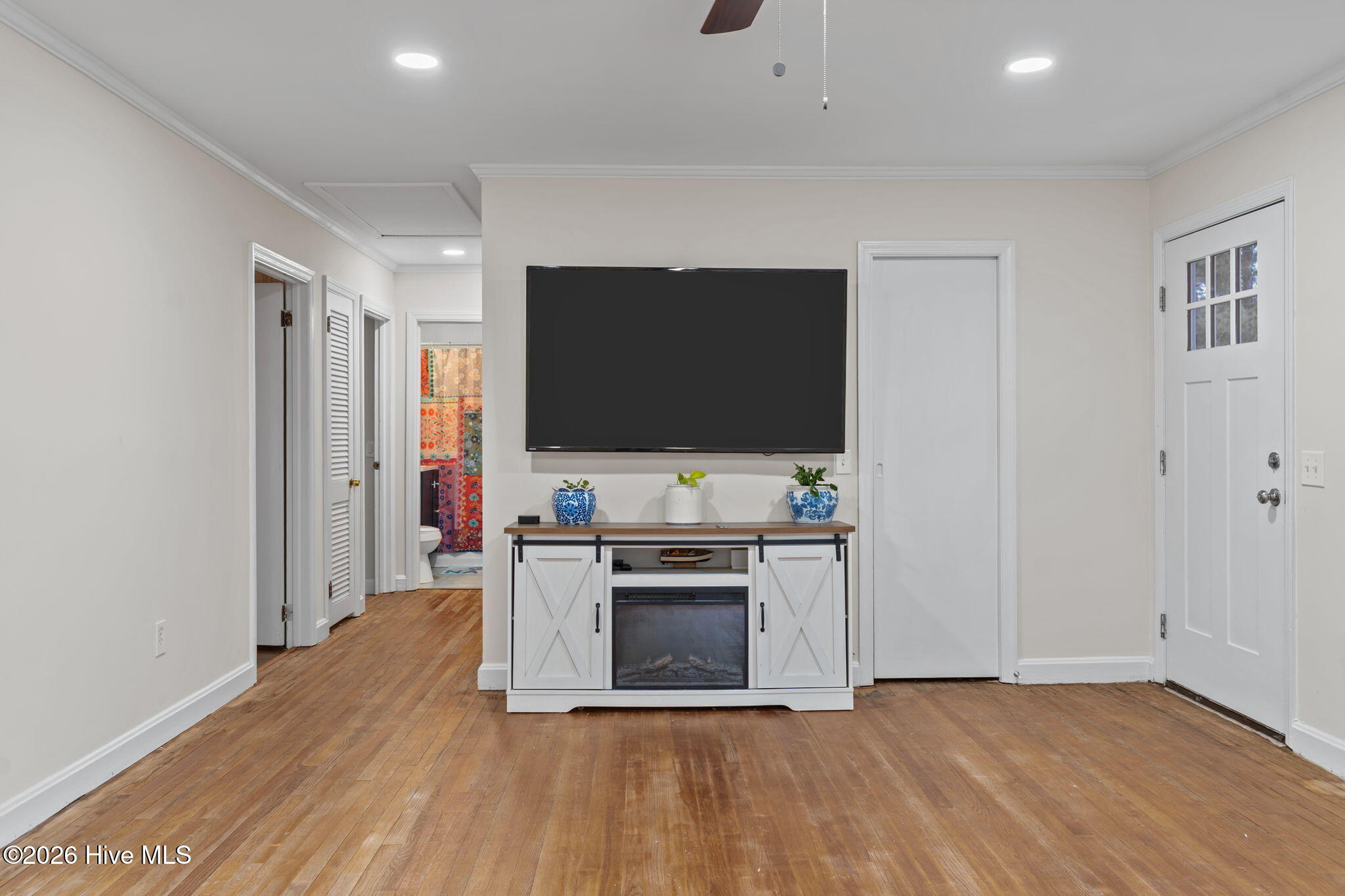 100557661 | Photo 10