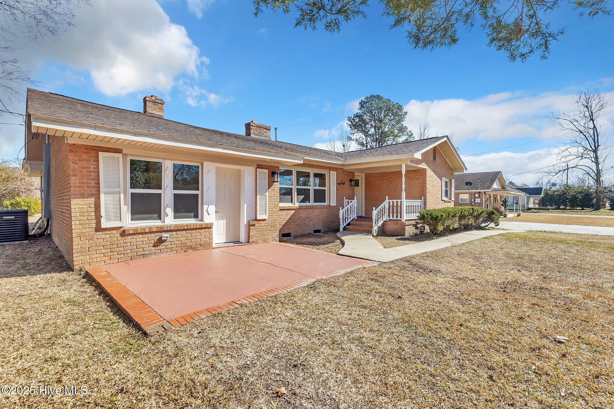 Homes for sale in Burgaw, NC | 508 N Wright St, Burgaw, NC 28425 | MLS# 100517838