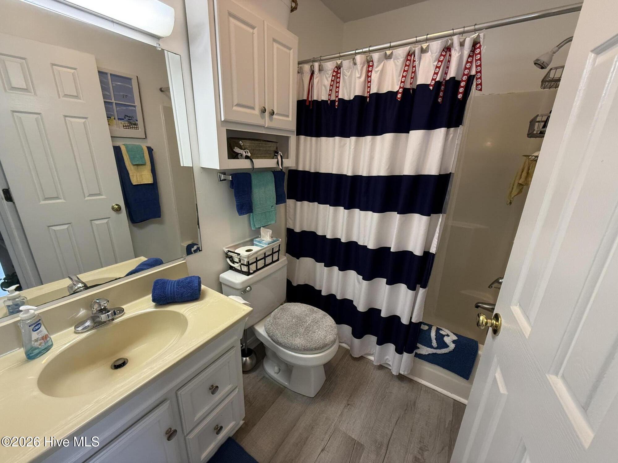 100558019 | Photo 15