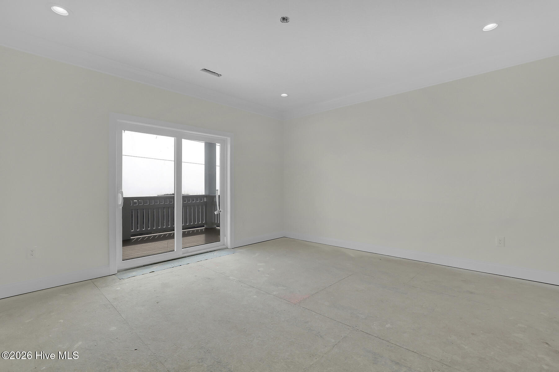 100559253 | Photo 32