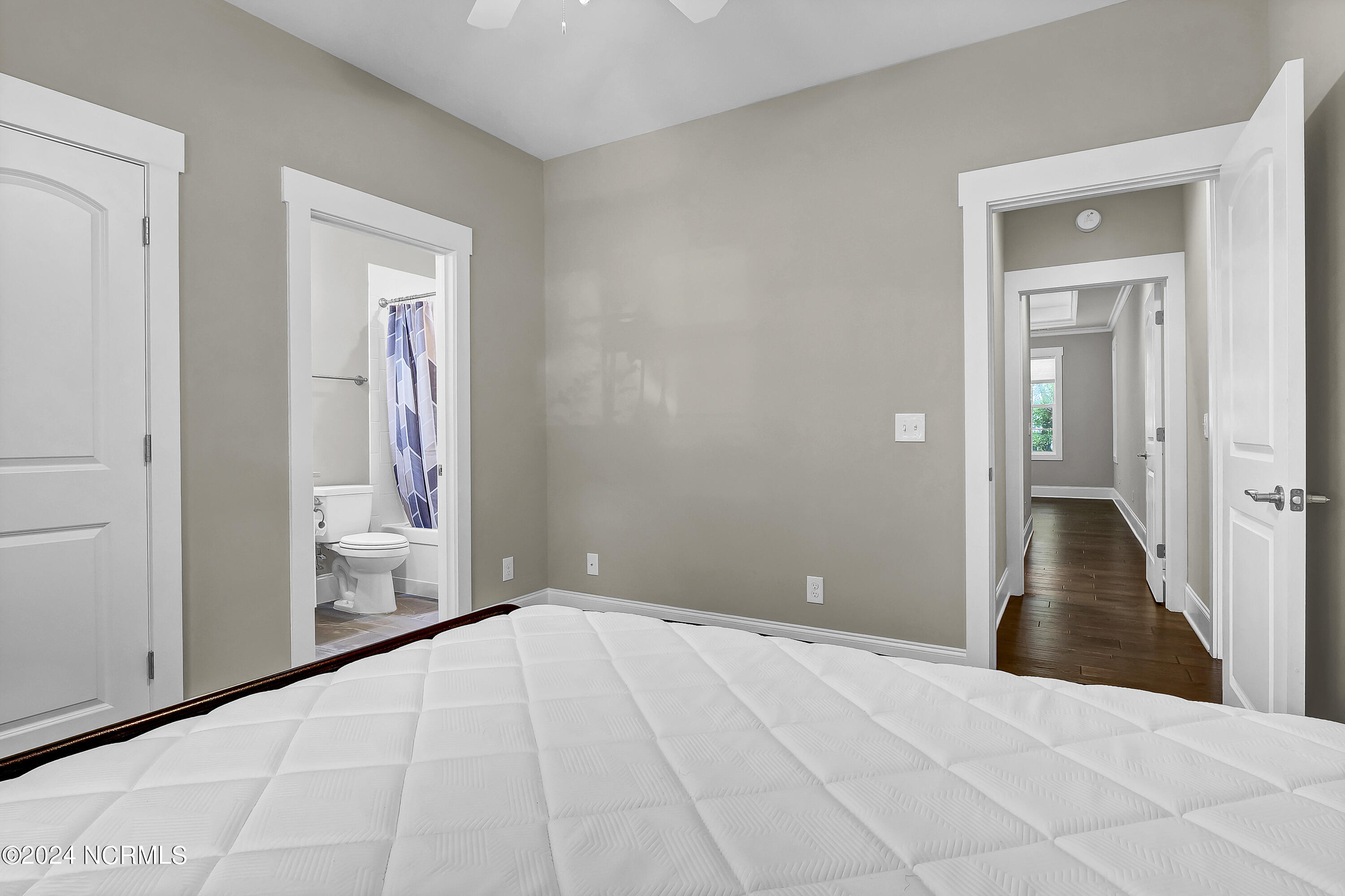 100565590 | Photo 14