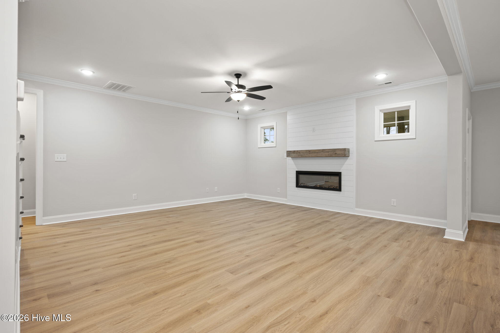 100516022 | Photo 16