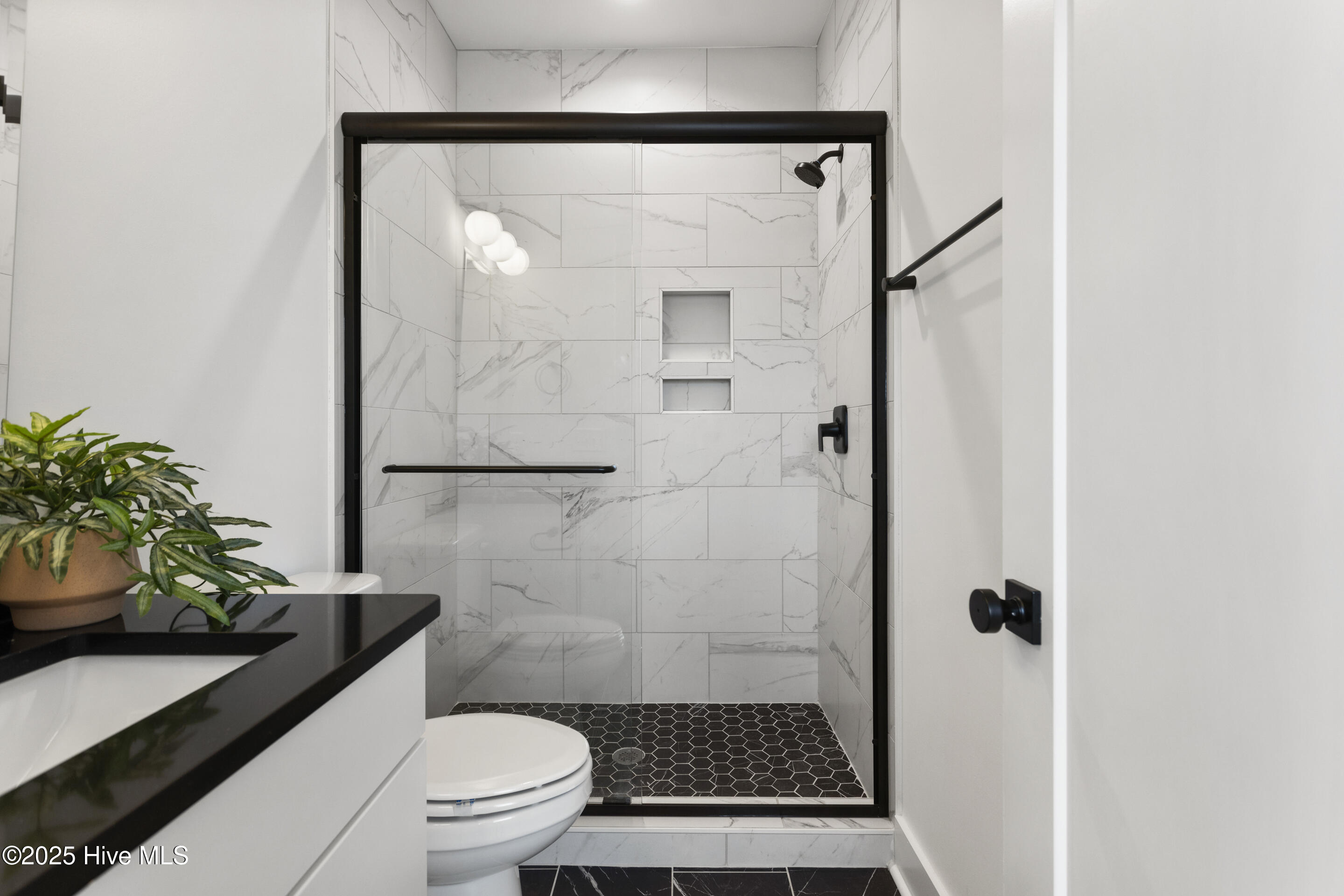 100521314 | Photo 29