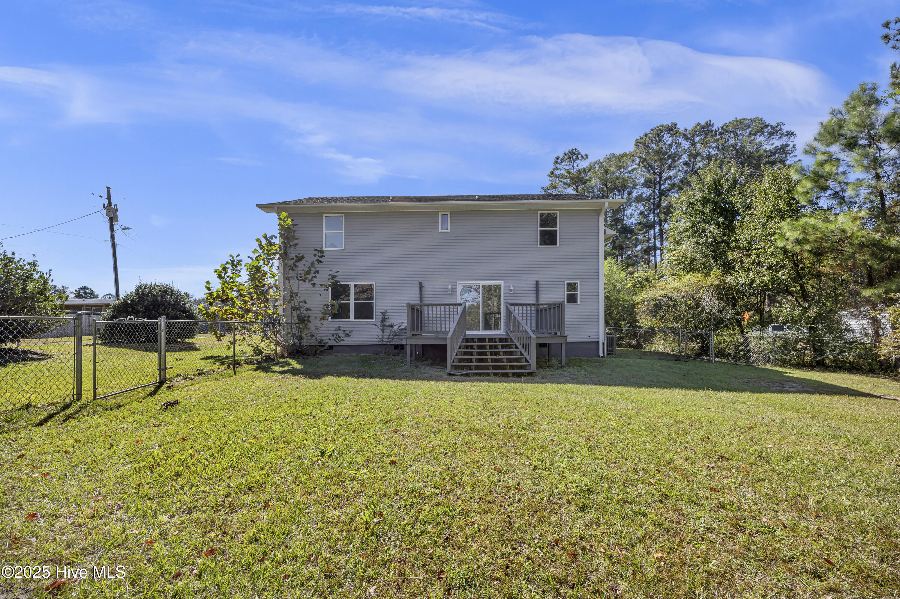 100537588 | Photo 24