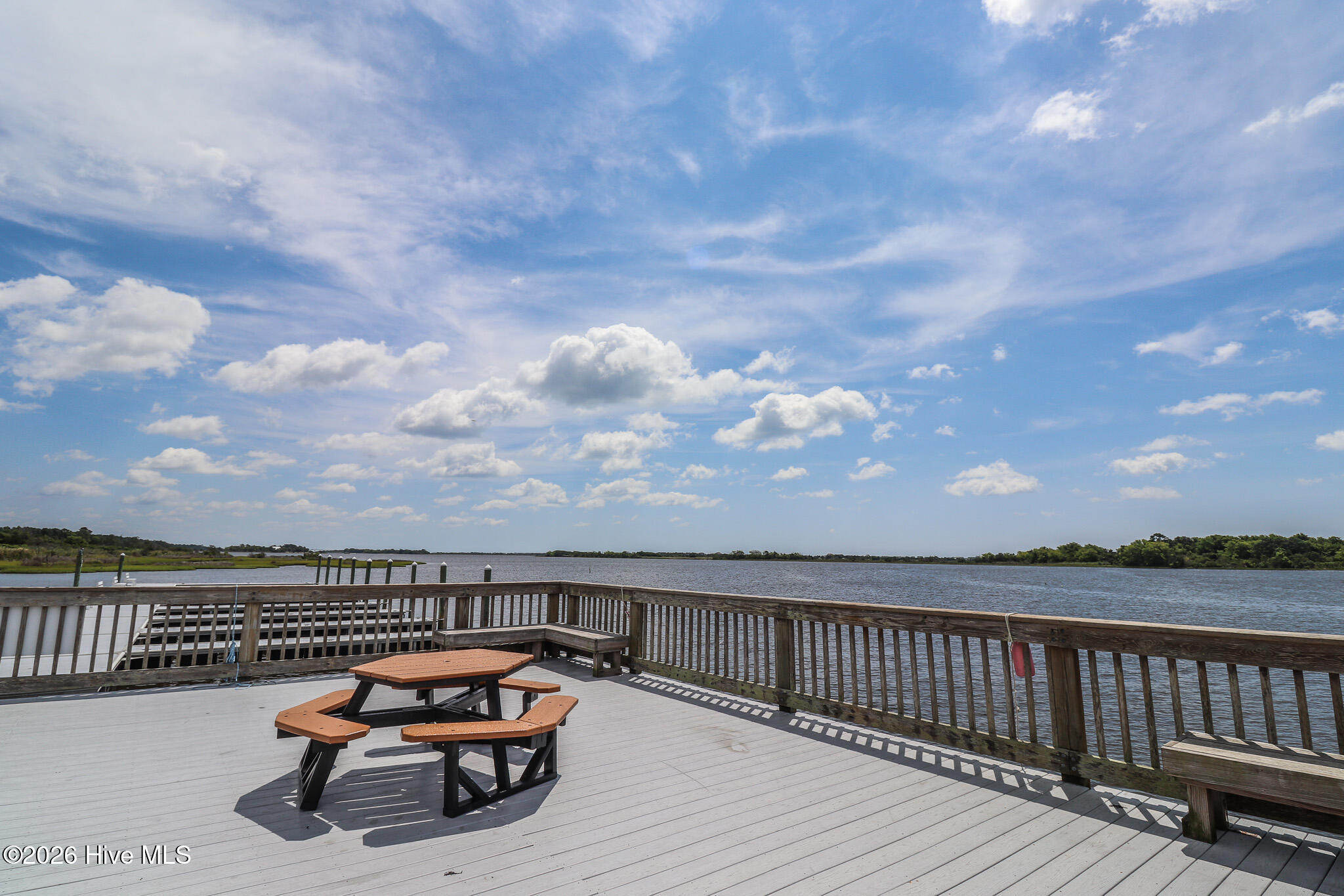 100561510 | Photo 24