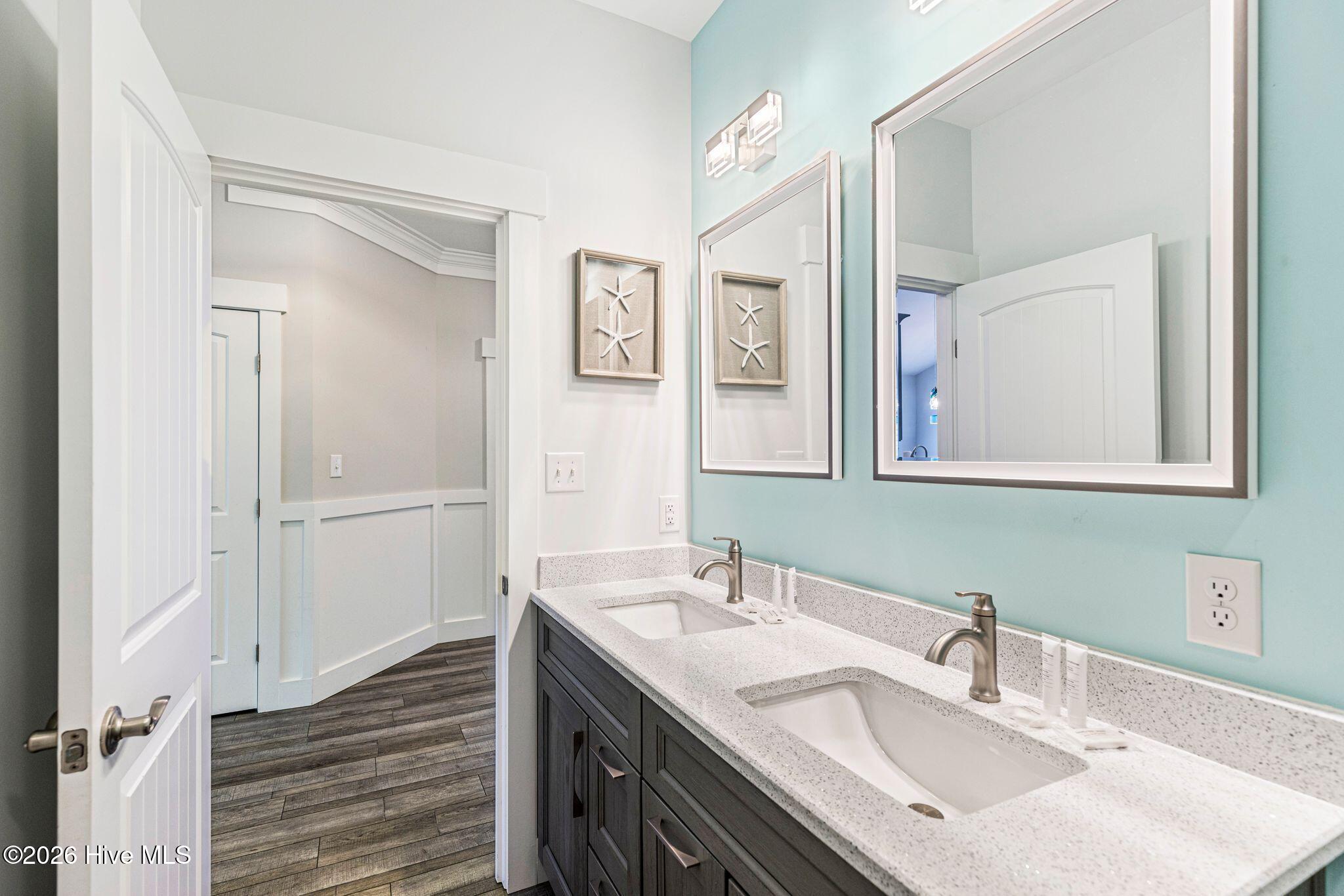 100551574 | Photo 24