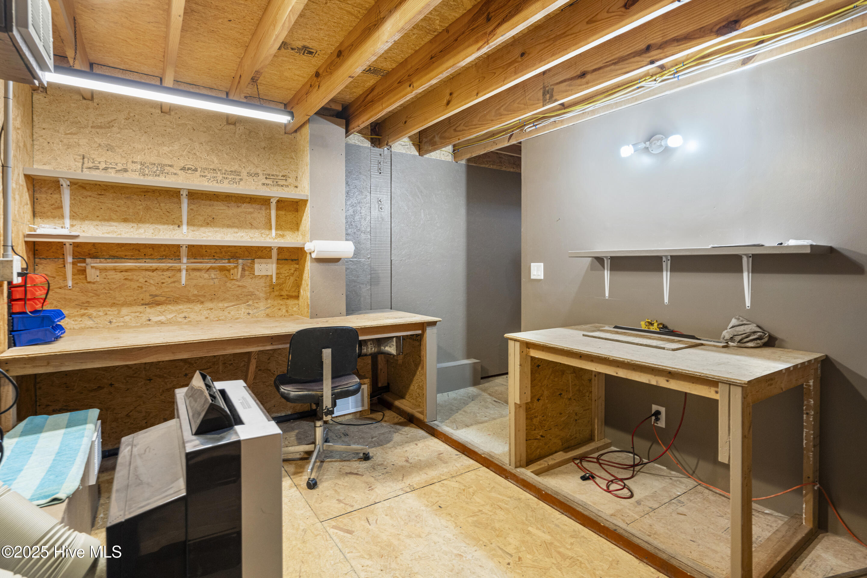 100503346 | Photo 70