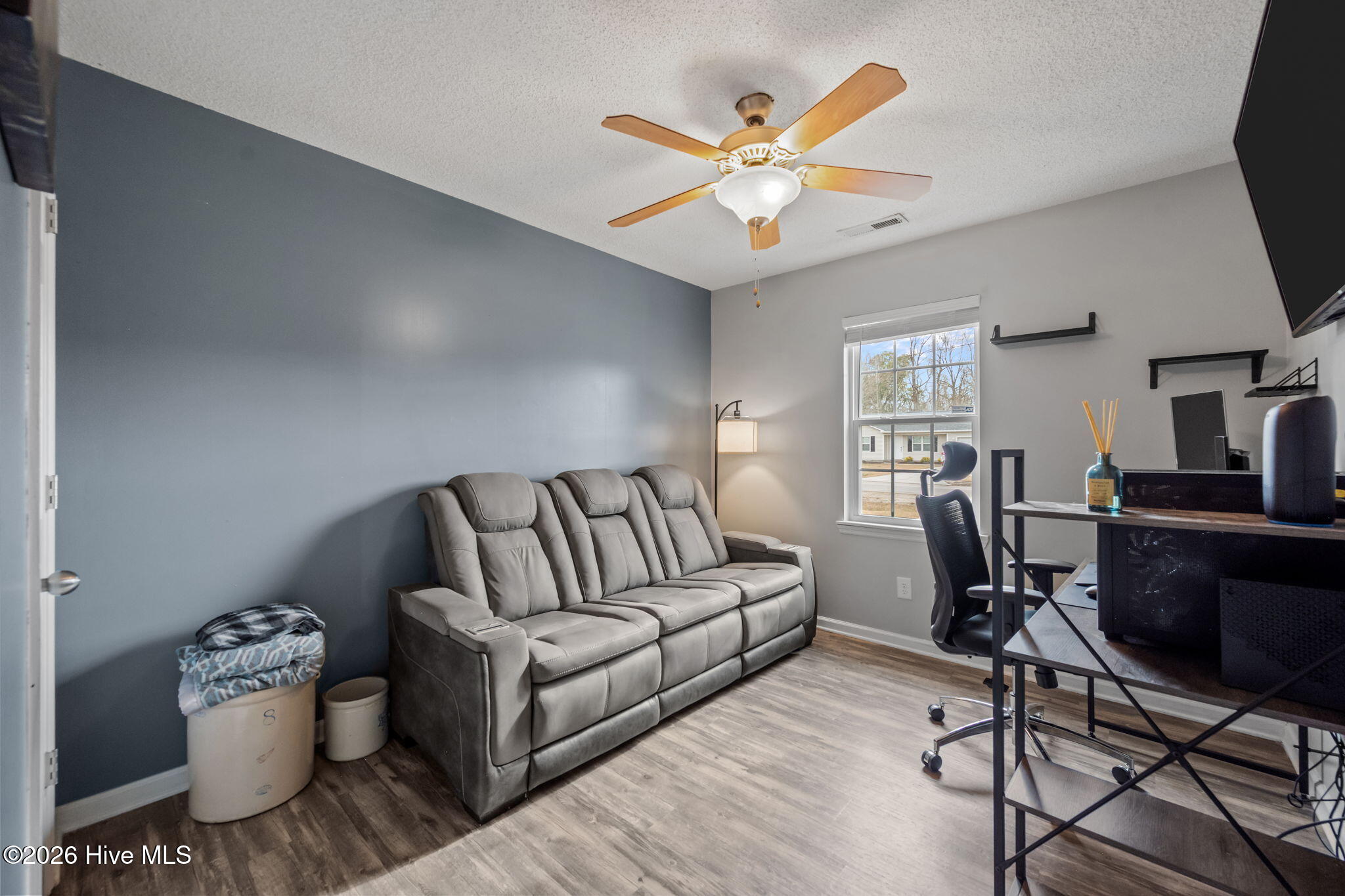 100547343 | Photo 34