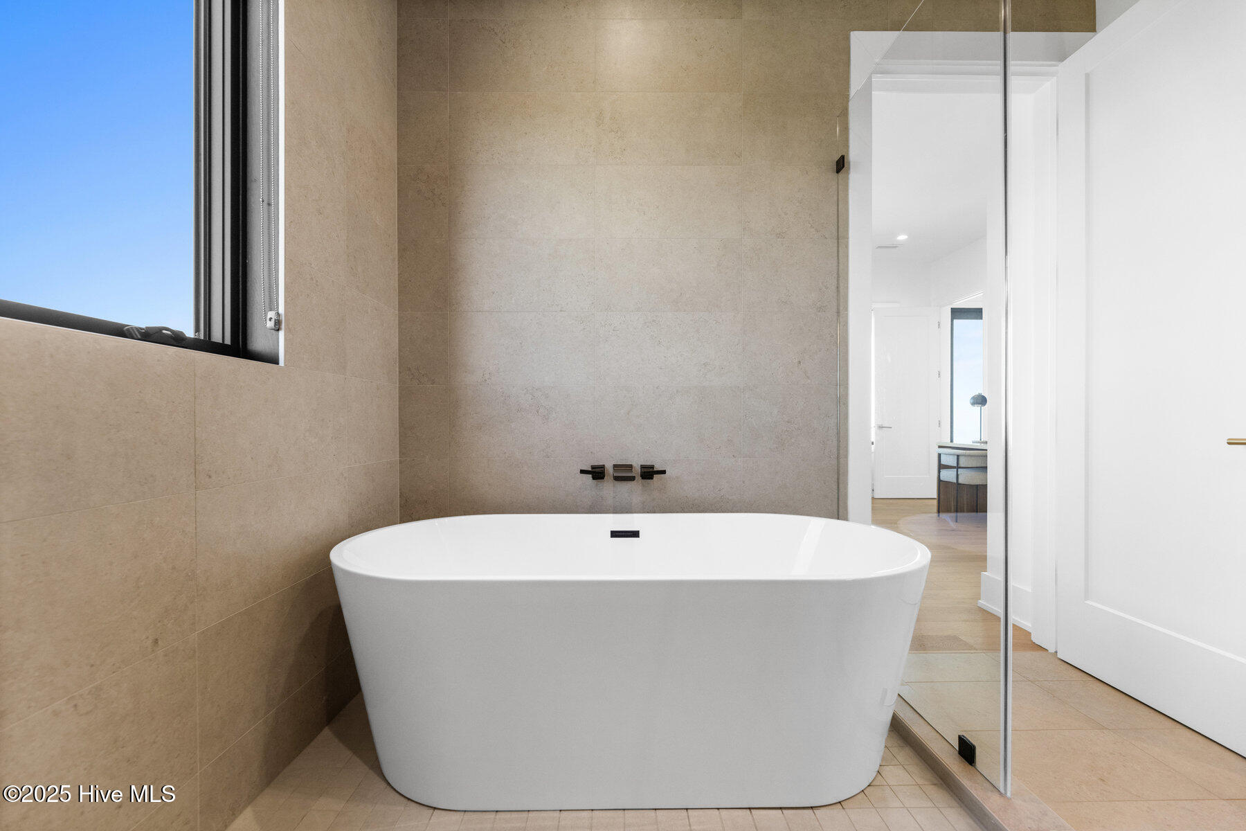 100535055 | Photo 21