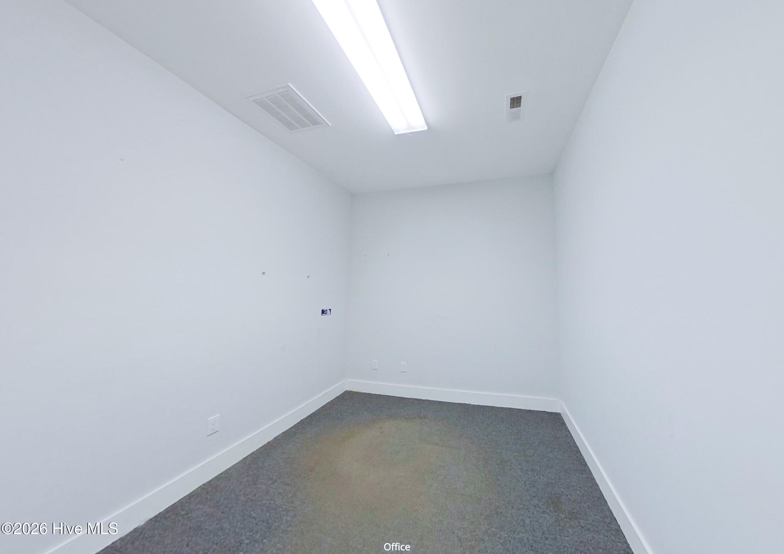 100545253 | Photo 13