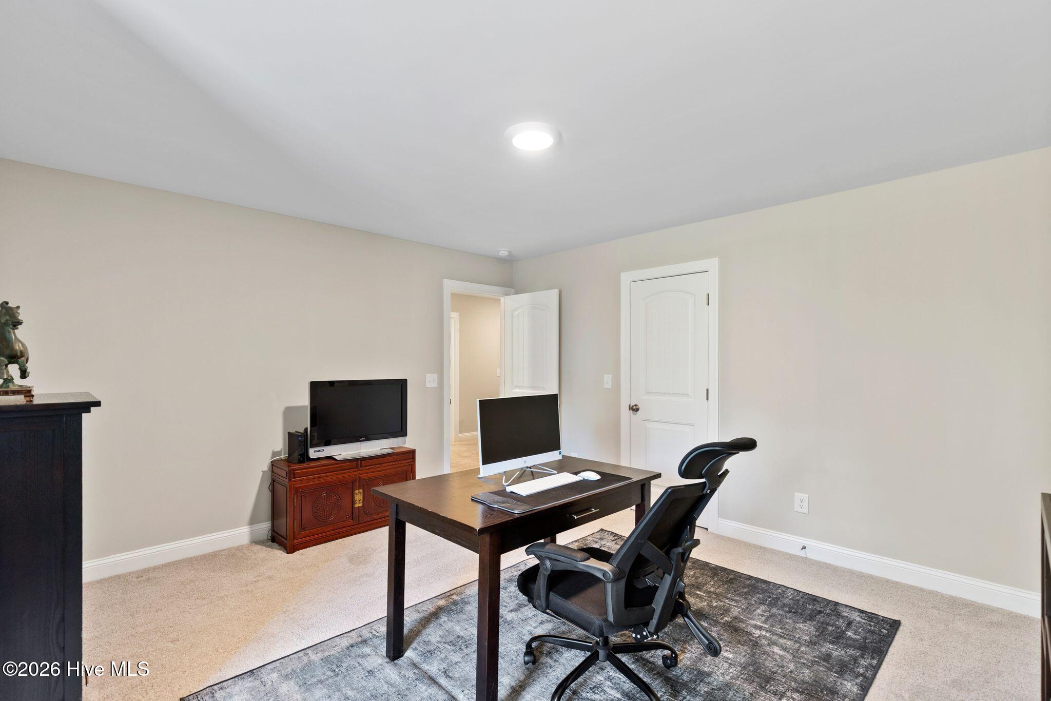 100558926 | Photo 43