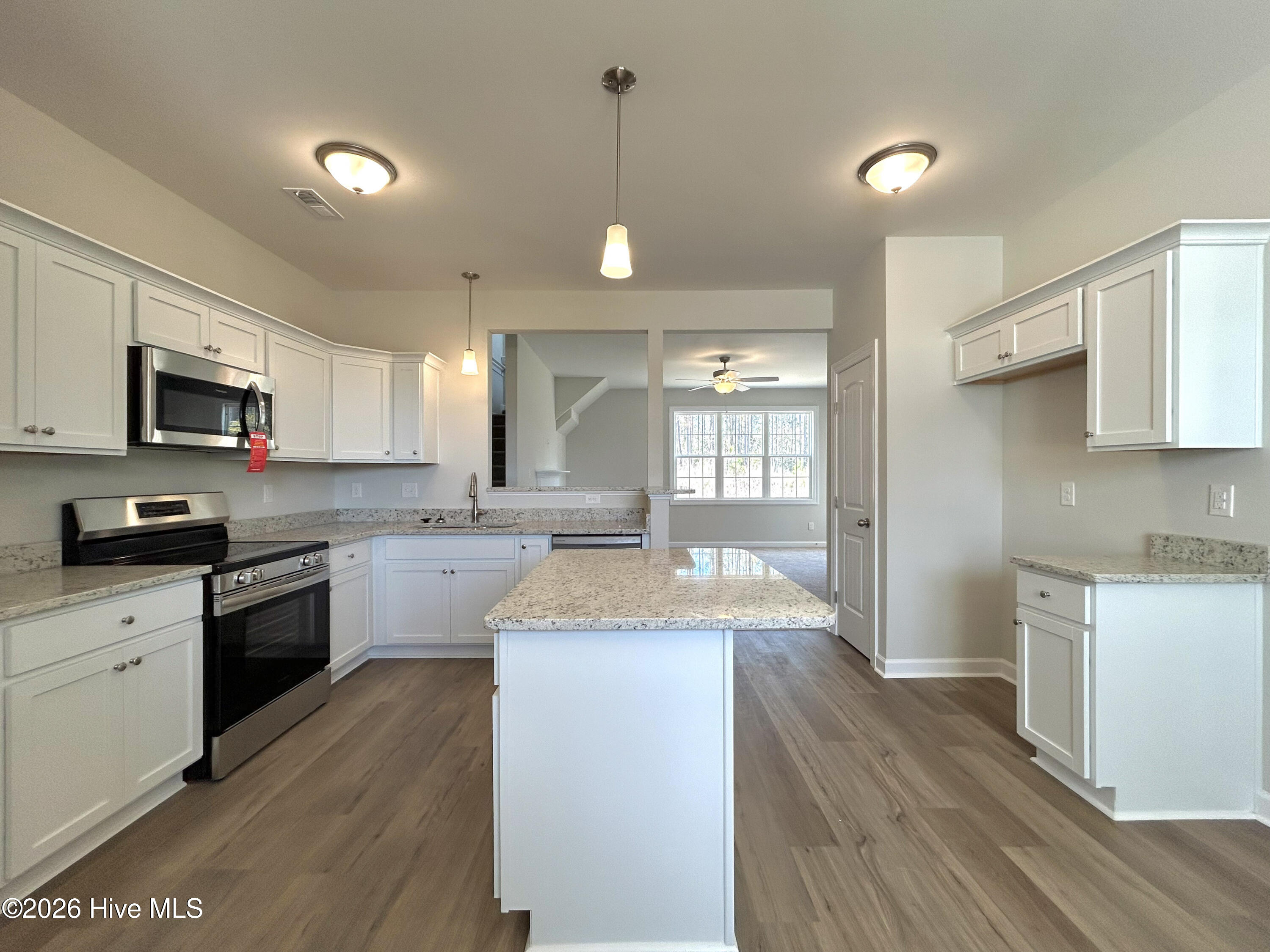 100560362 | Photo 29