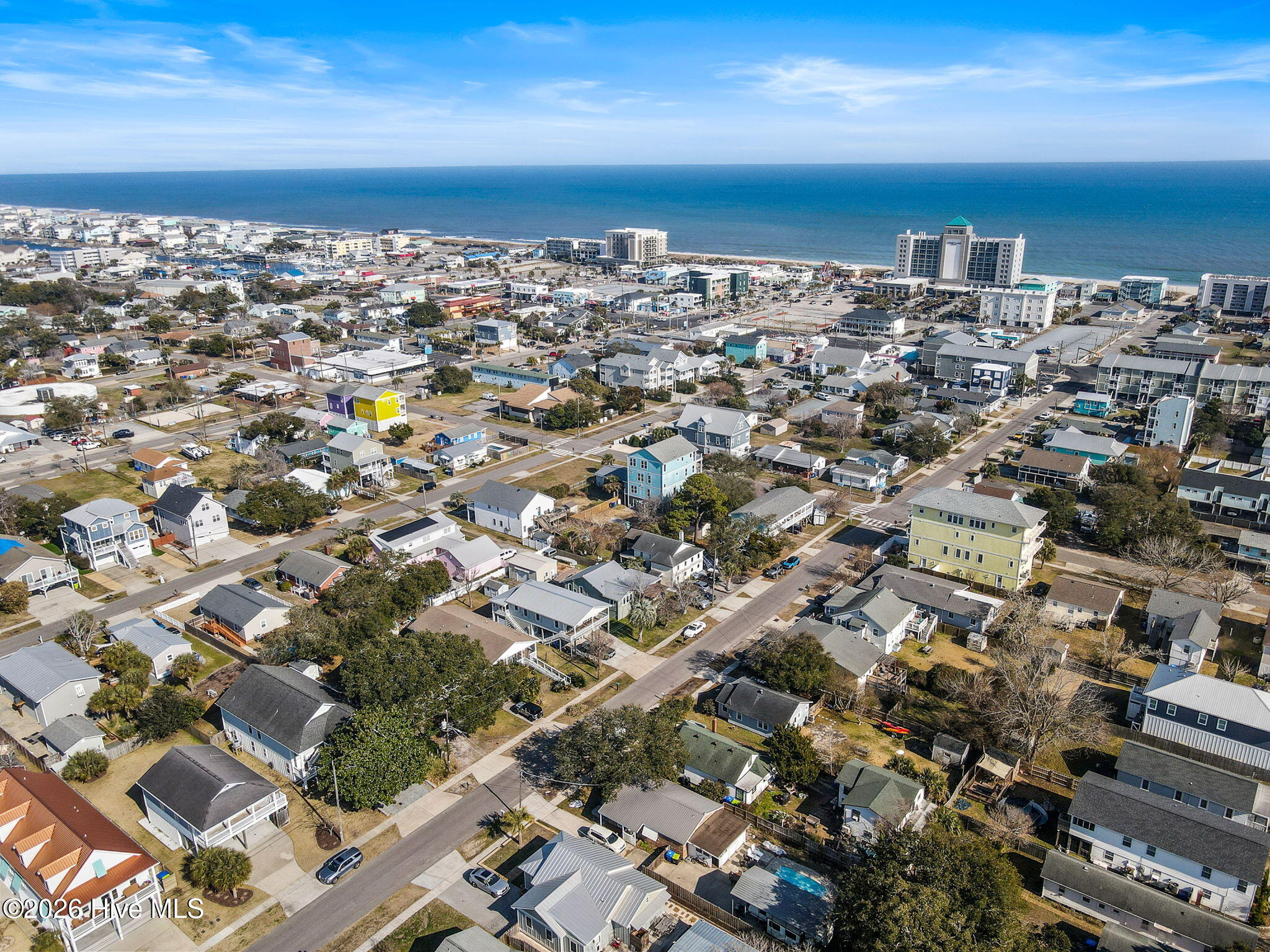 100557713 | Photo 43