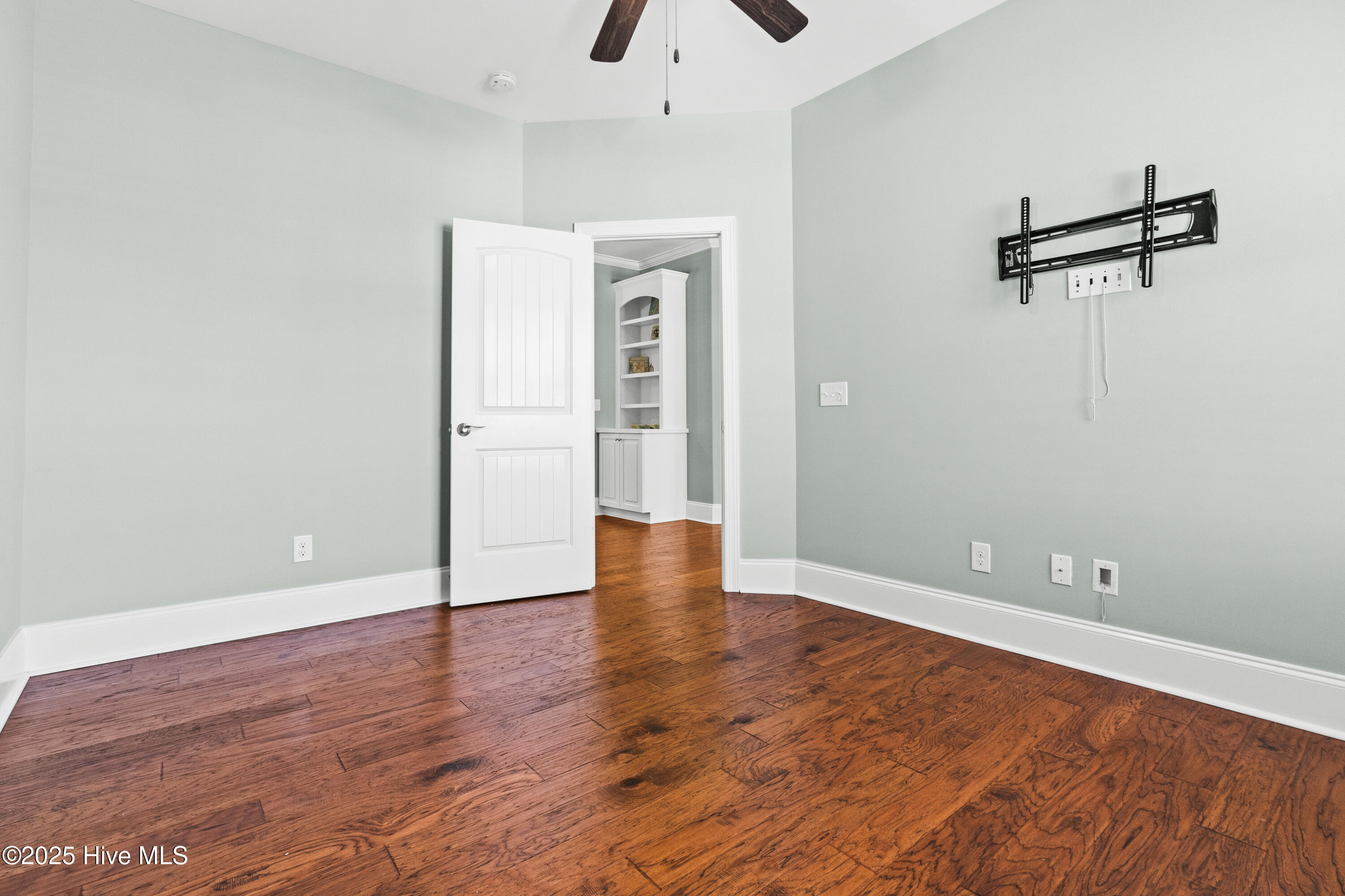 100504300 | Photo 36