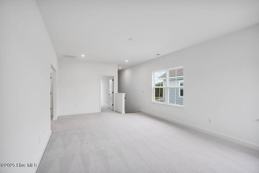 100528868 | Photo 25