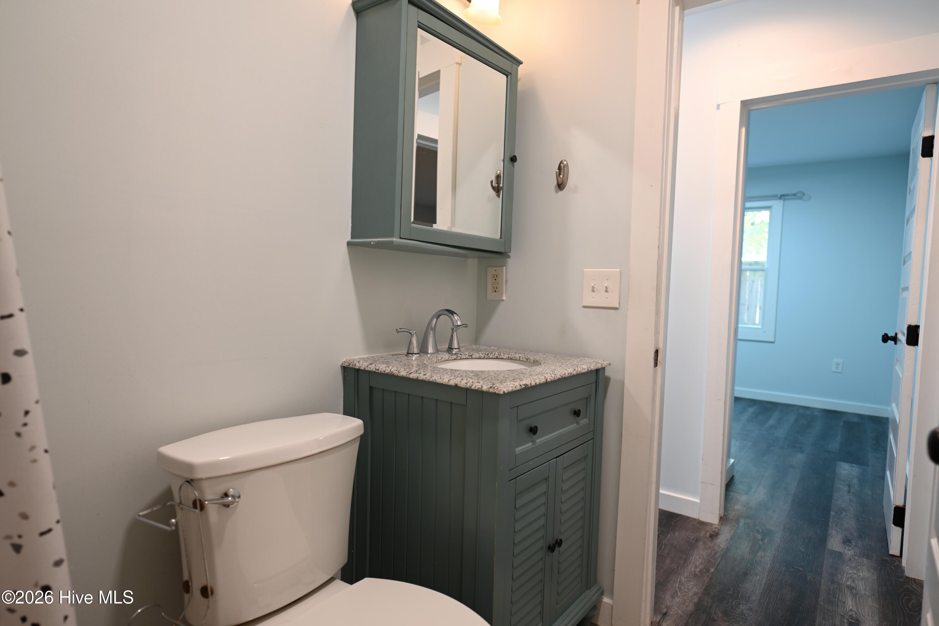 100570662 | Photo 45