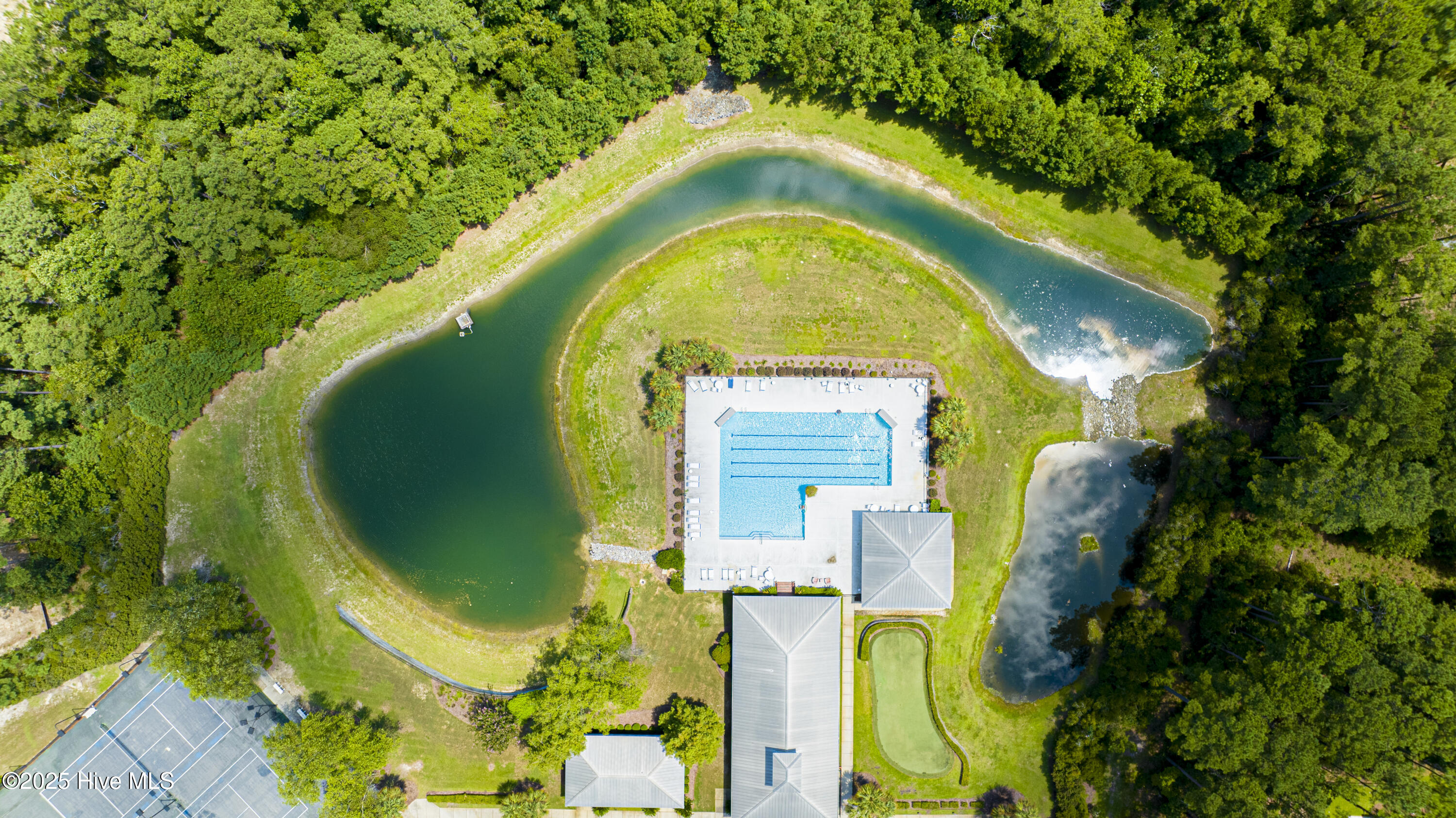 100543304 | Photo 40