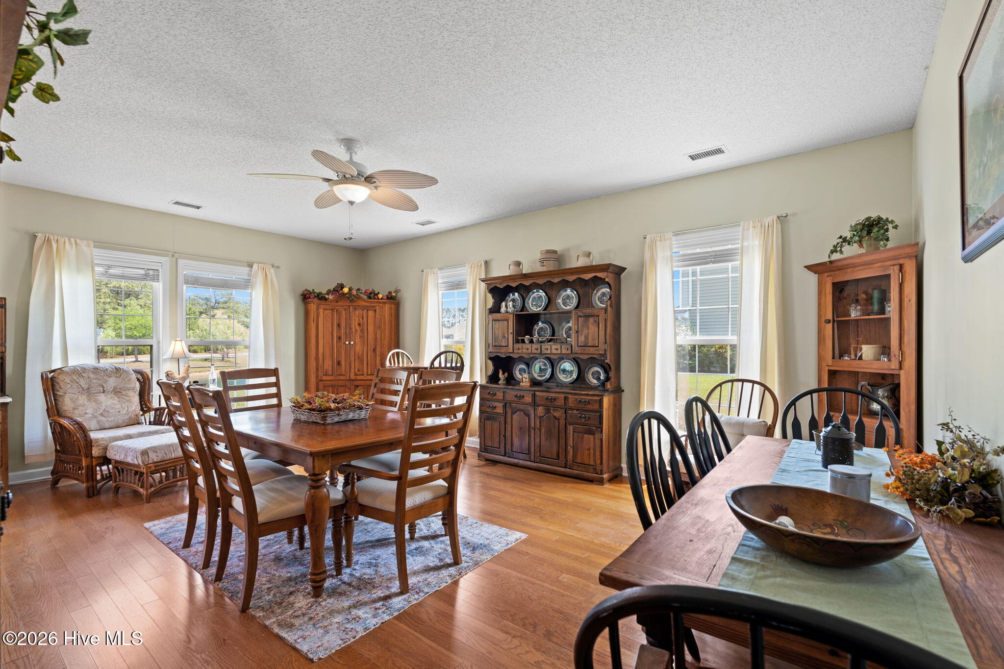 100570375 | Photo 17