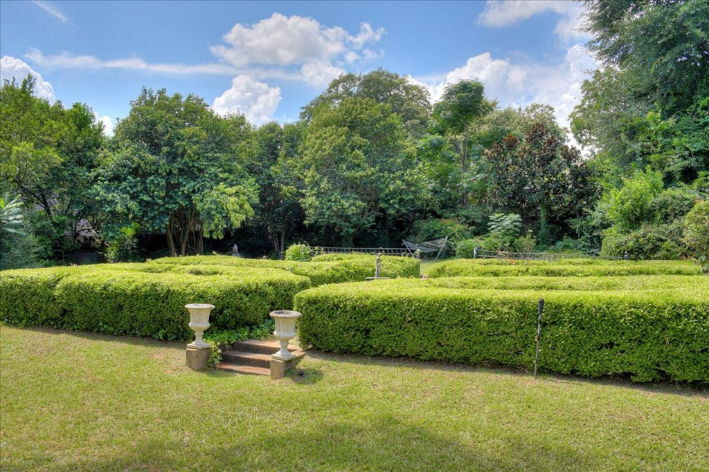 Boxwood Gardens