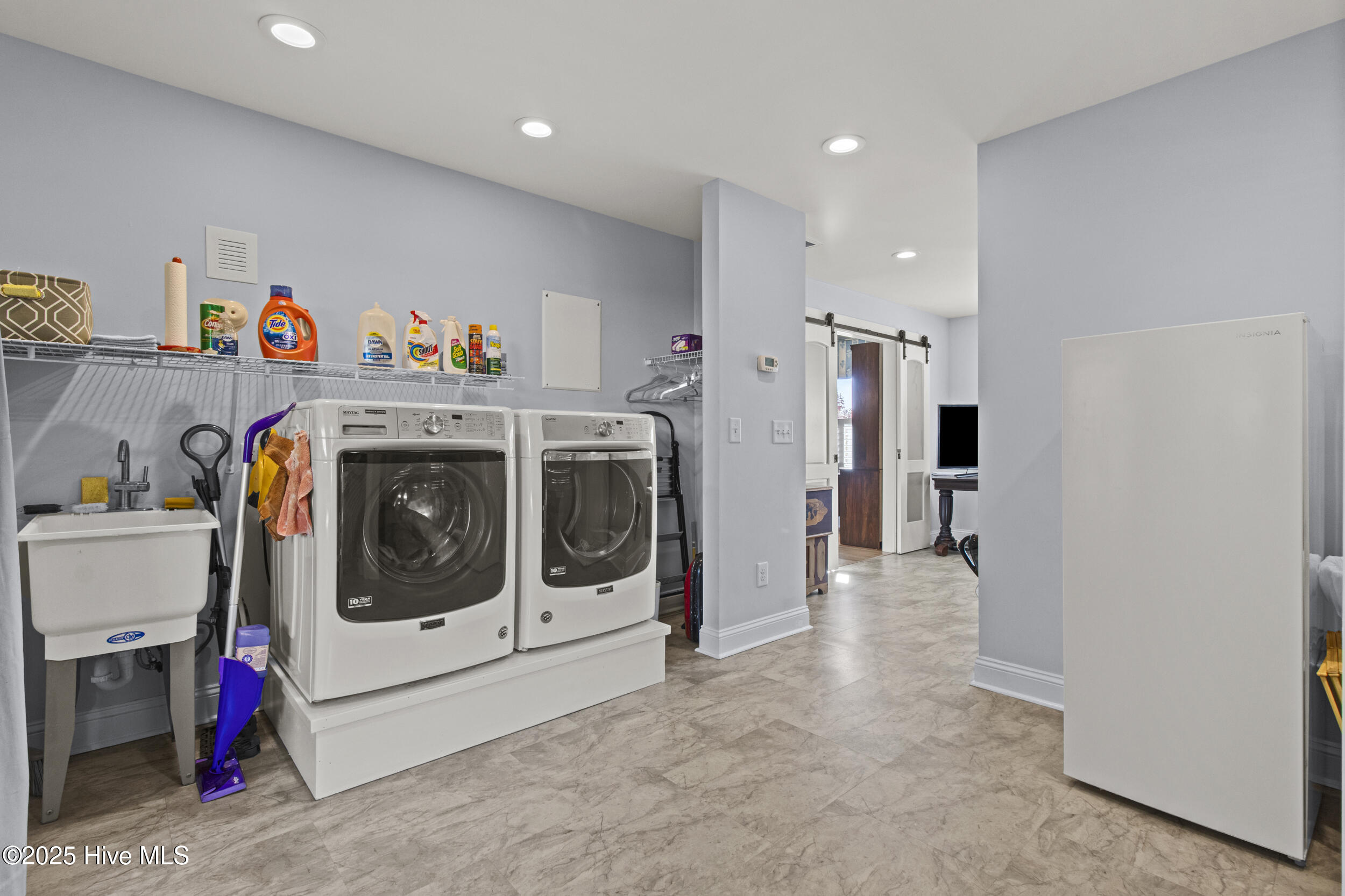 100537992 | Photo 31