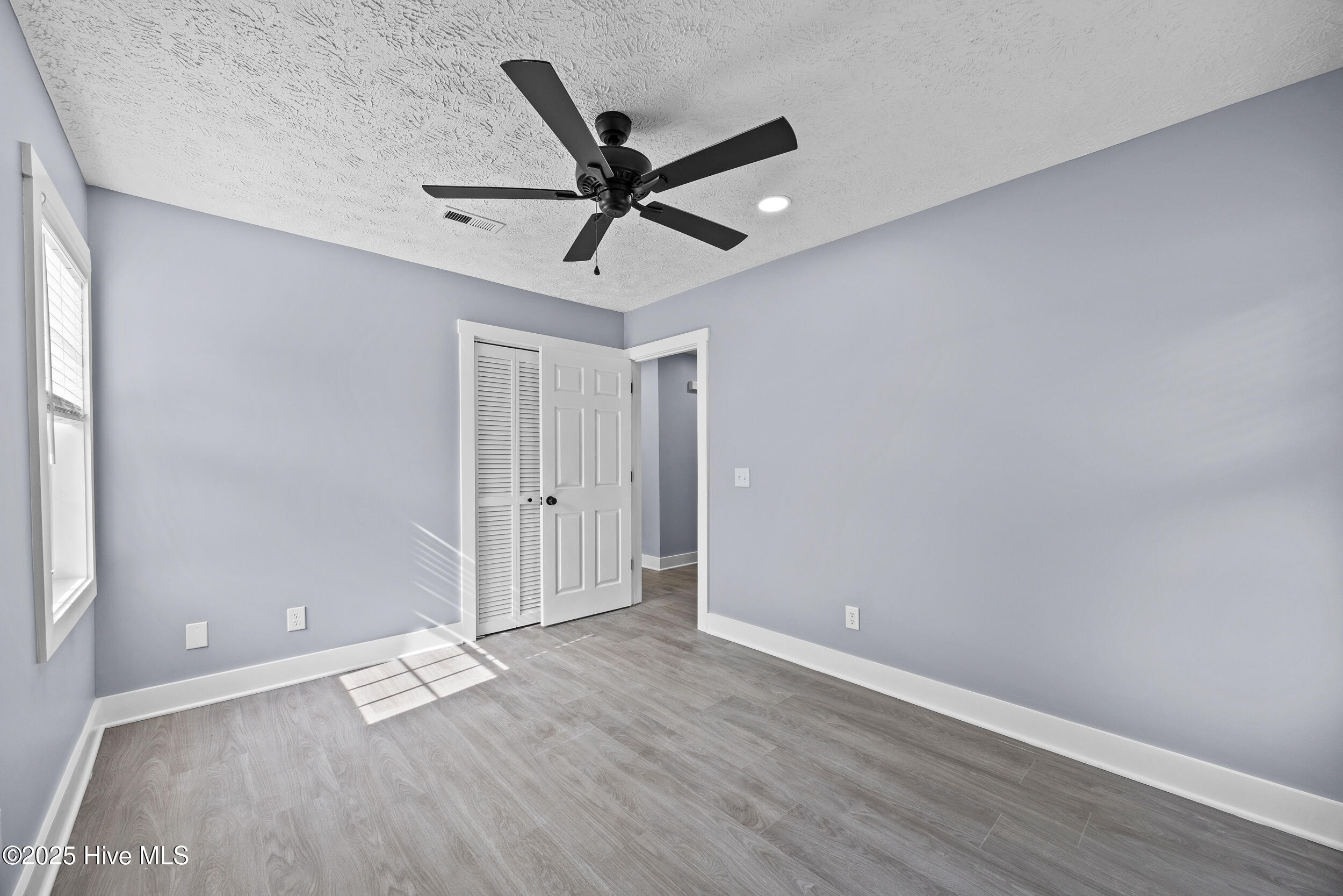 100521133 | Photo 33