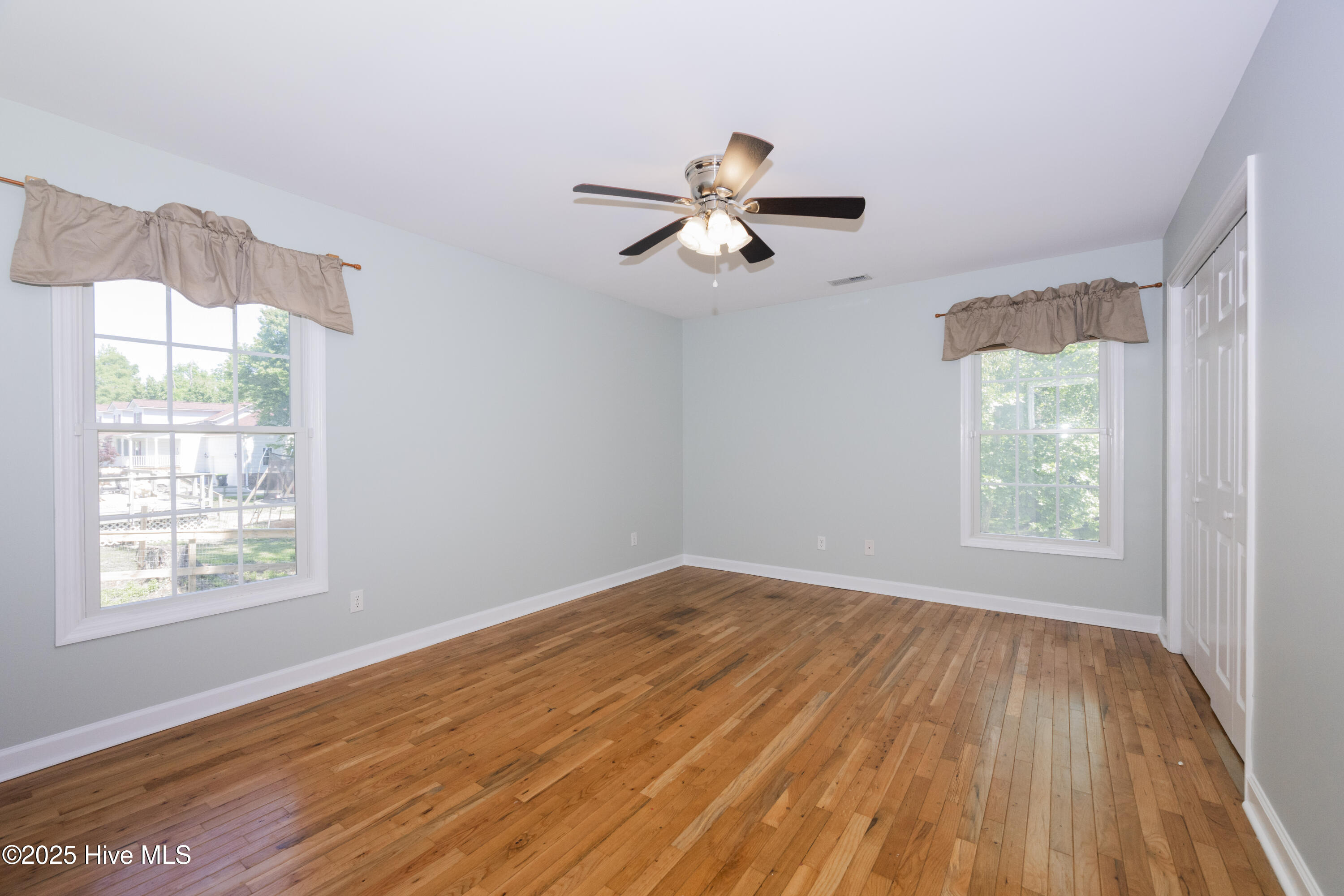 100523766 | Photo 57