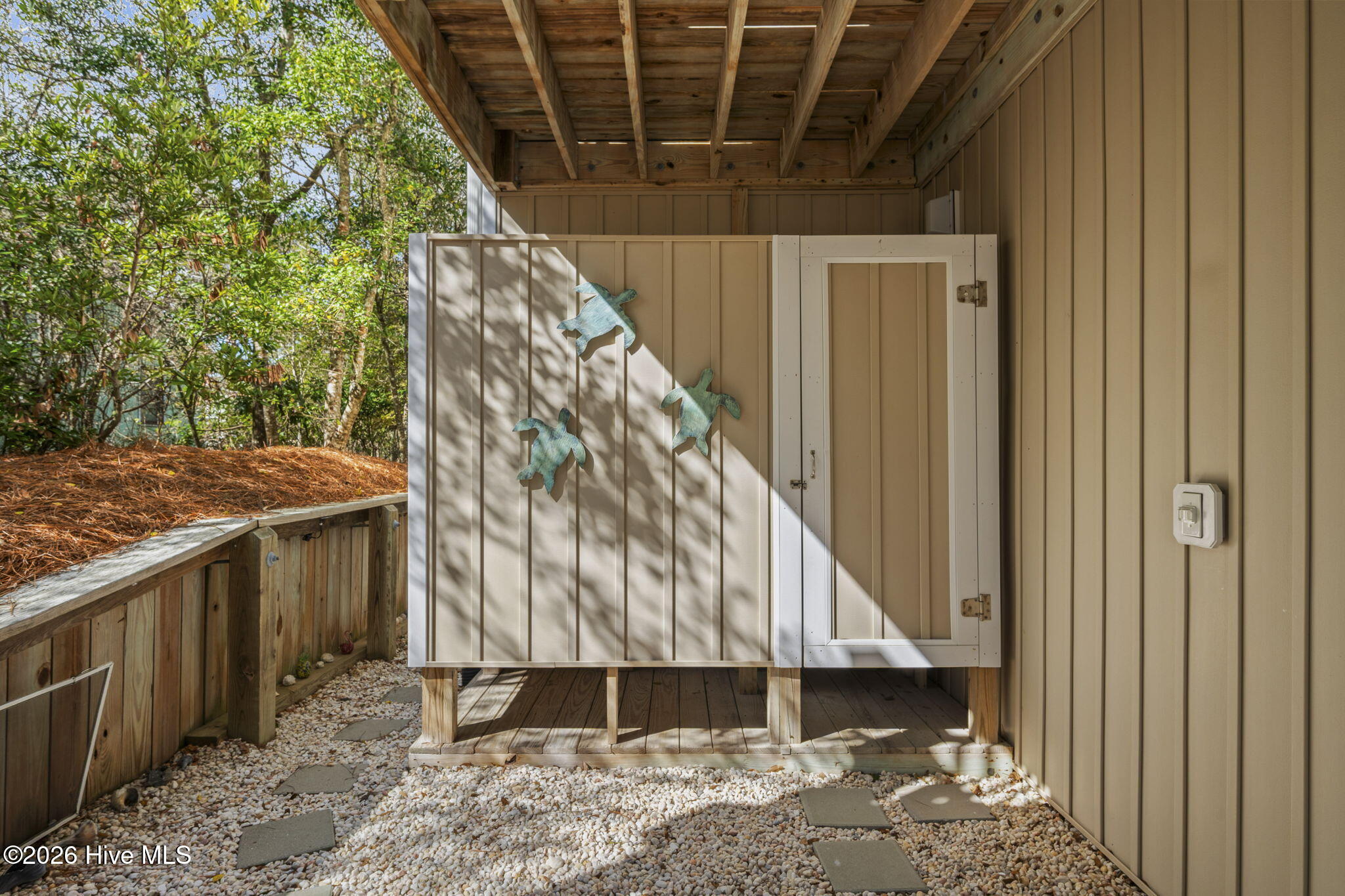 100561467 | Photo 59