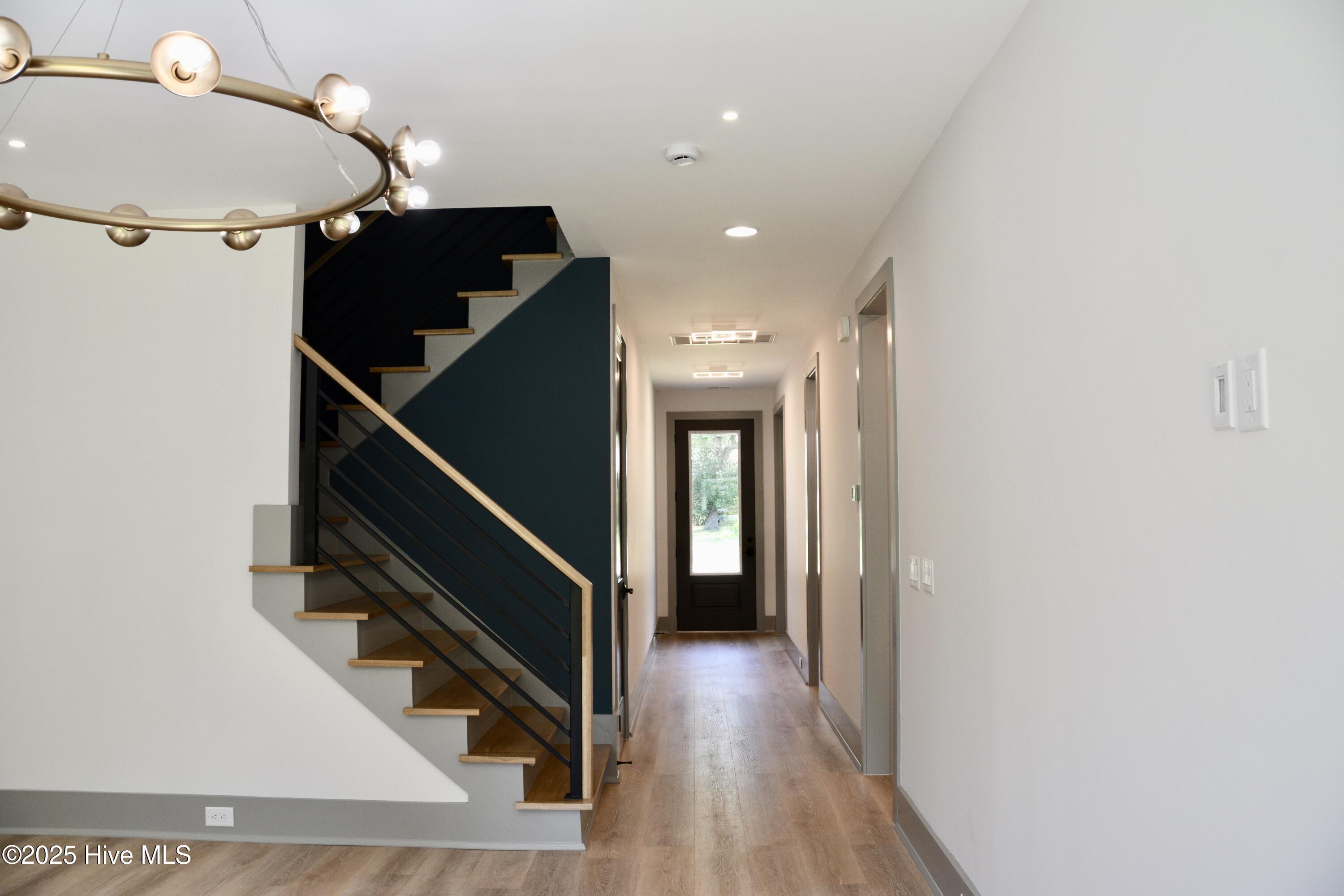 100508502 | Photo 53