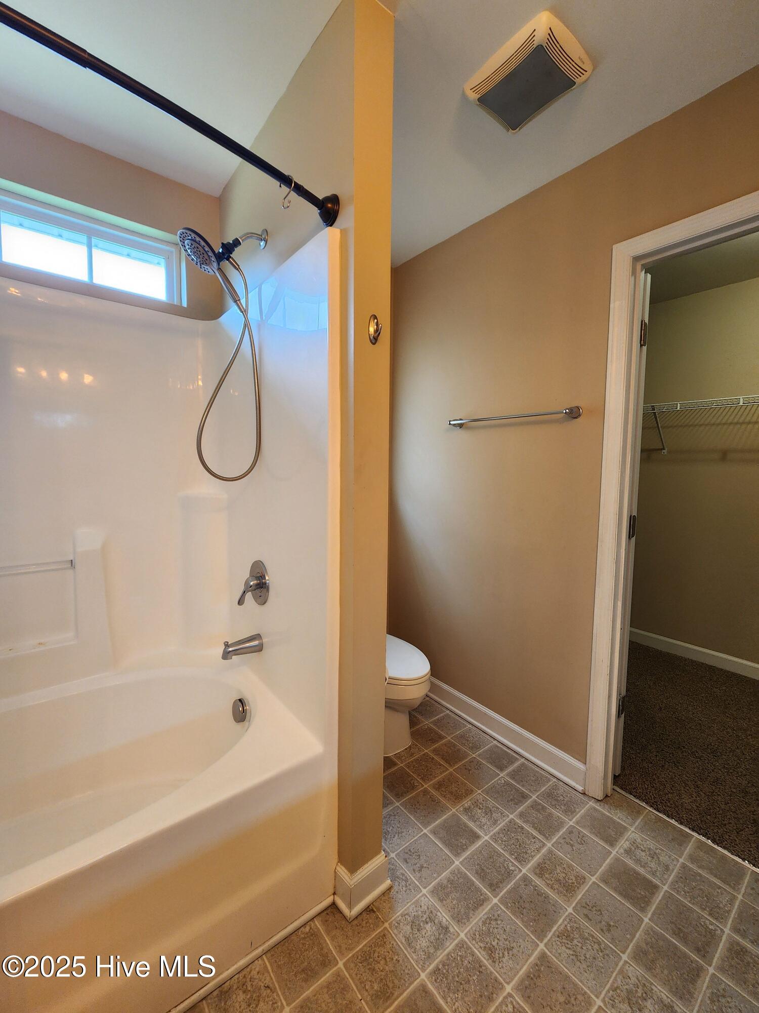 100563623 | Photo 18