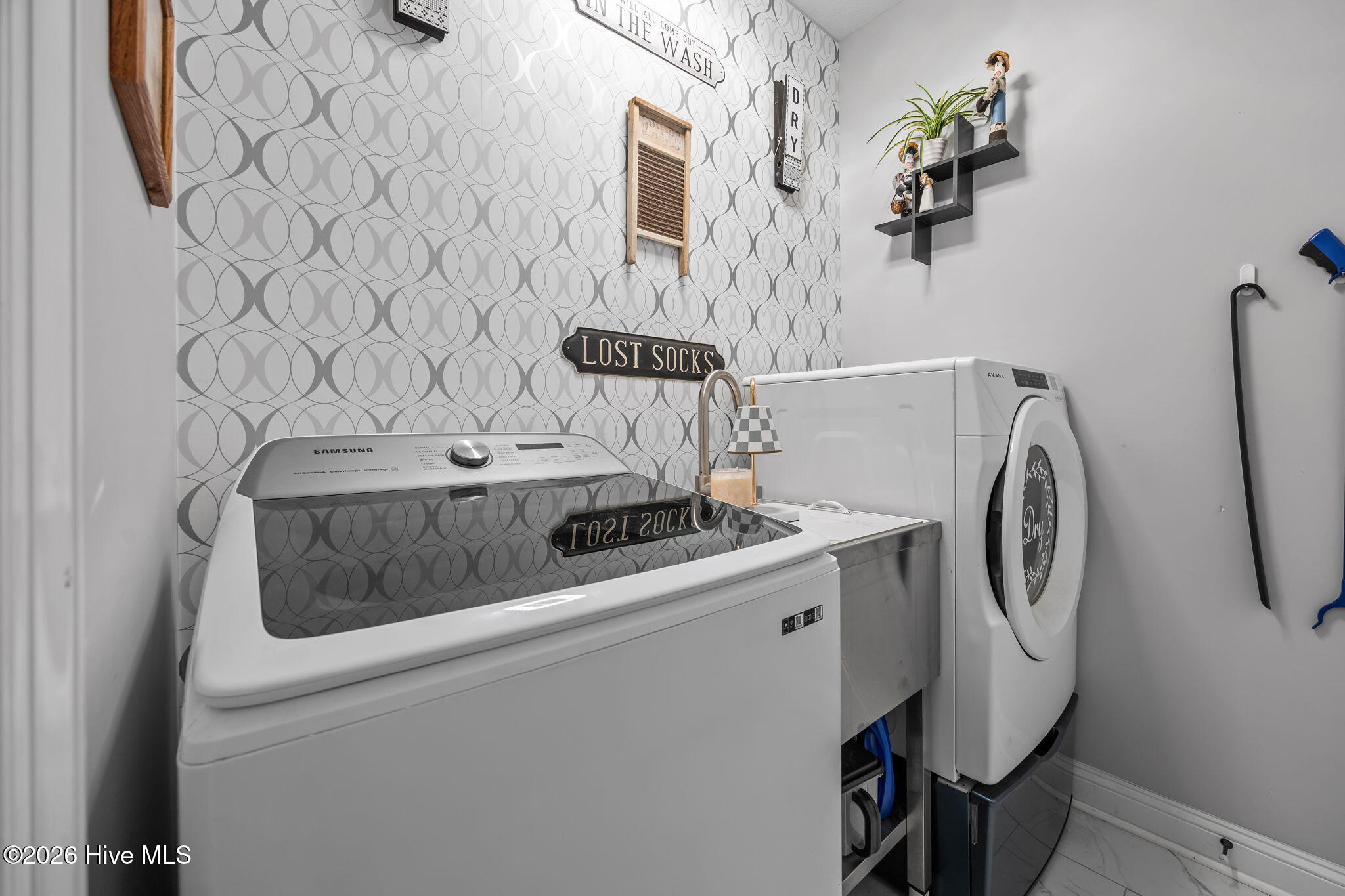 100563665 | Photo 22