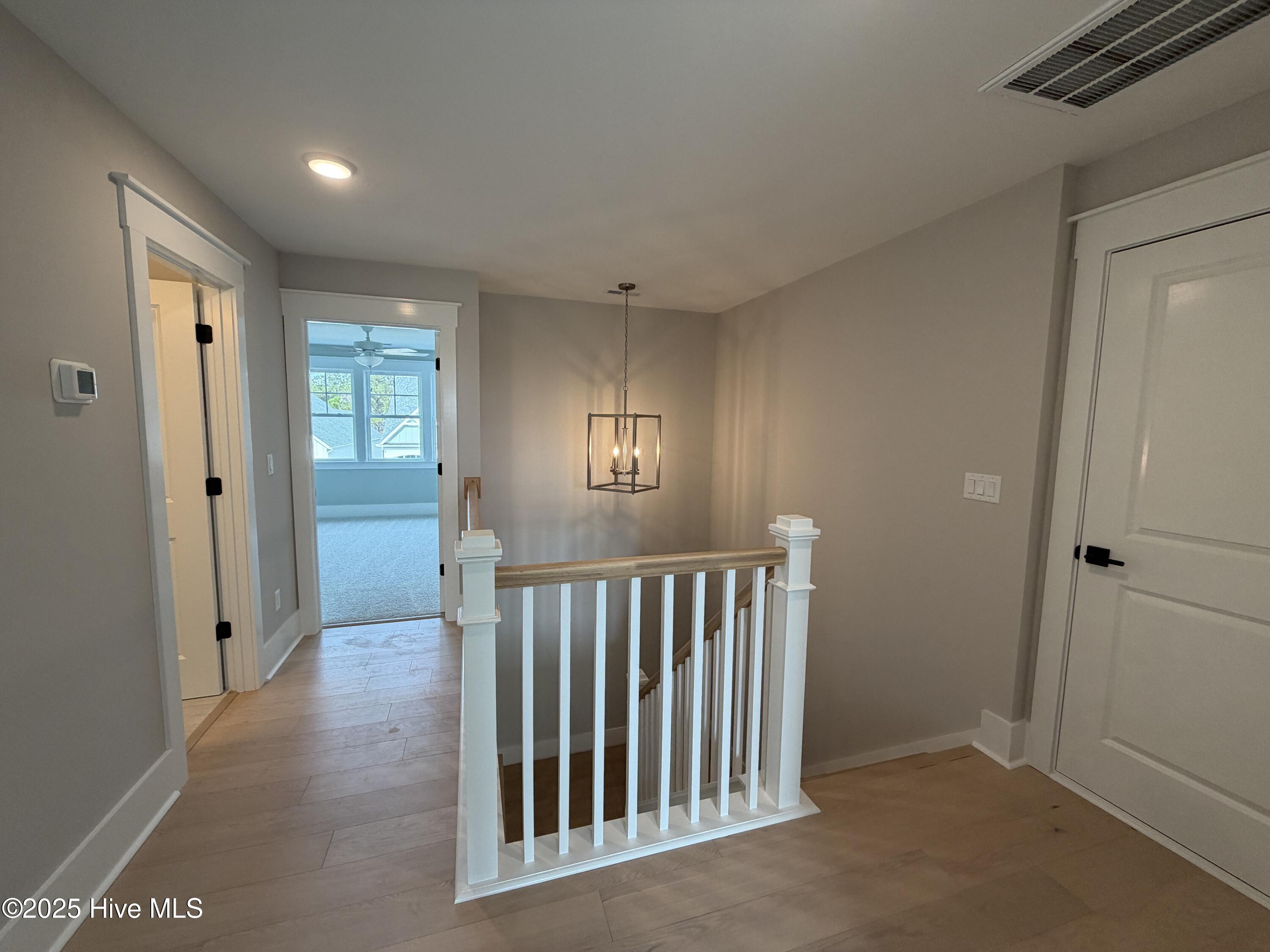 100531955 | Photo 35