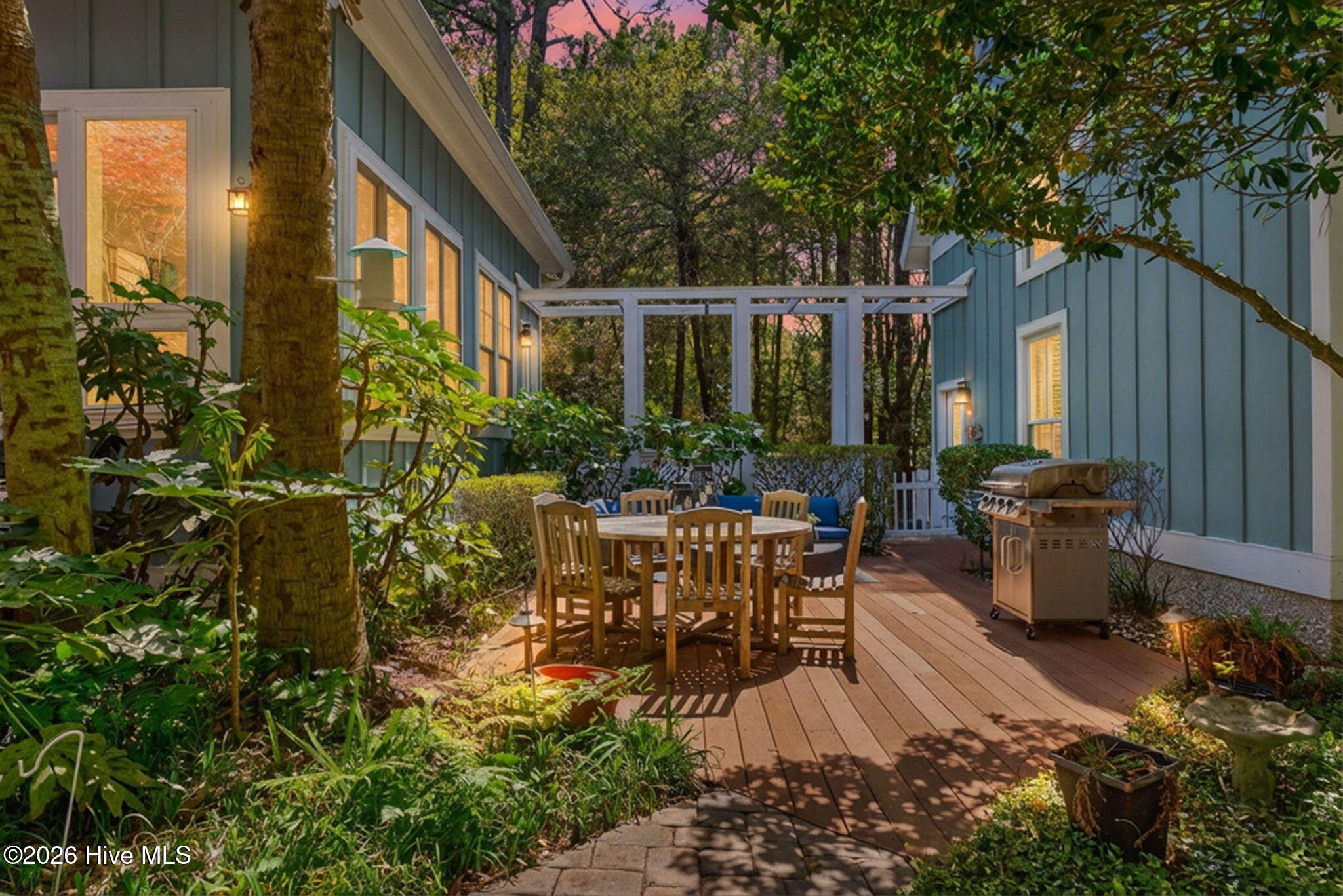 100564993 | Photo 42