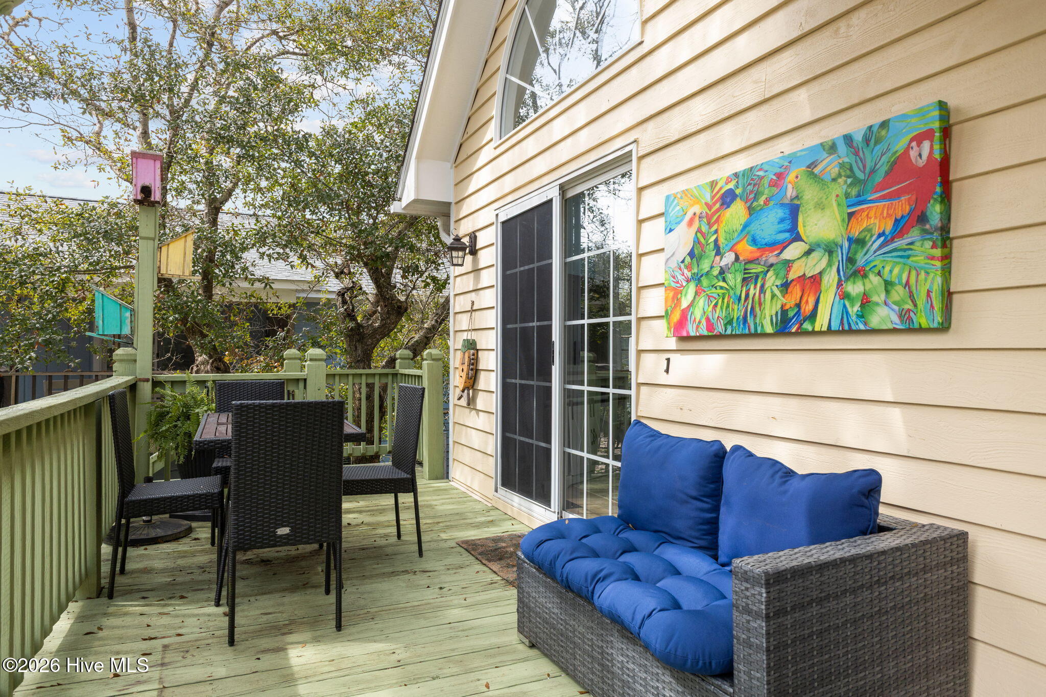 100559808 | Photo 32