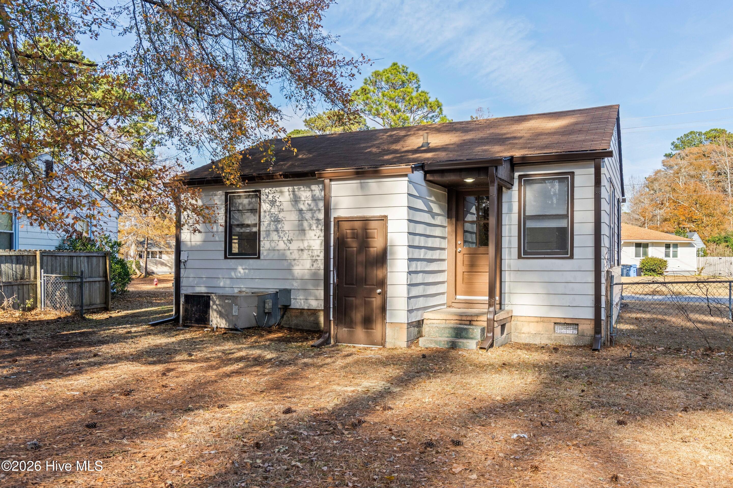 100547310 | Photo 22