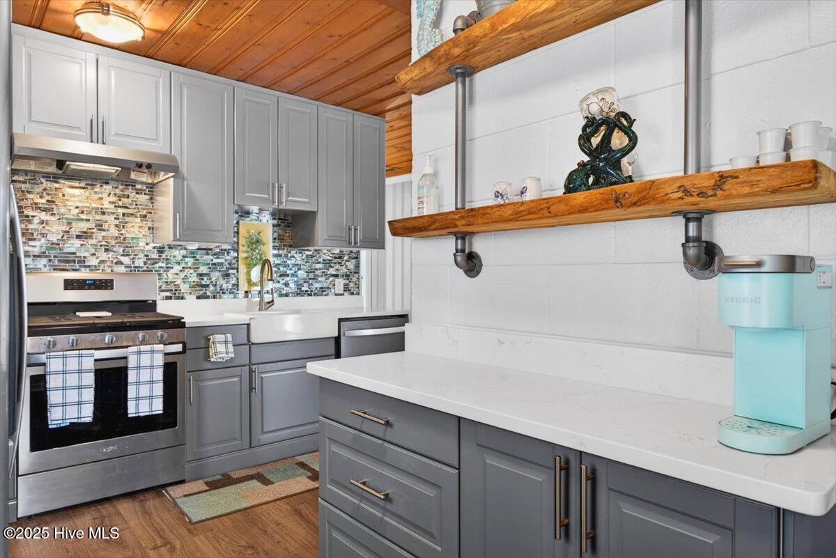 100547366 | Photo 15