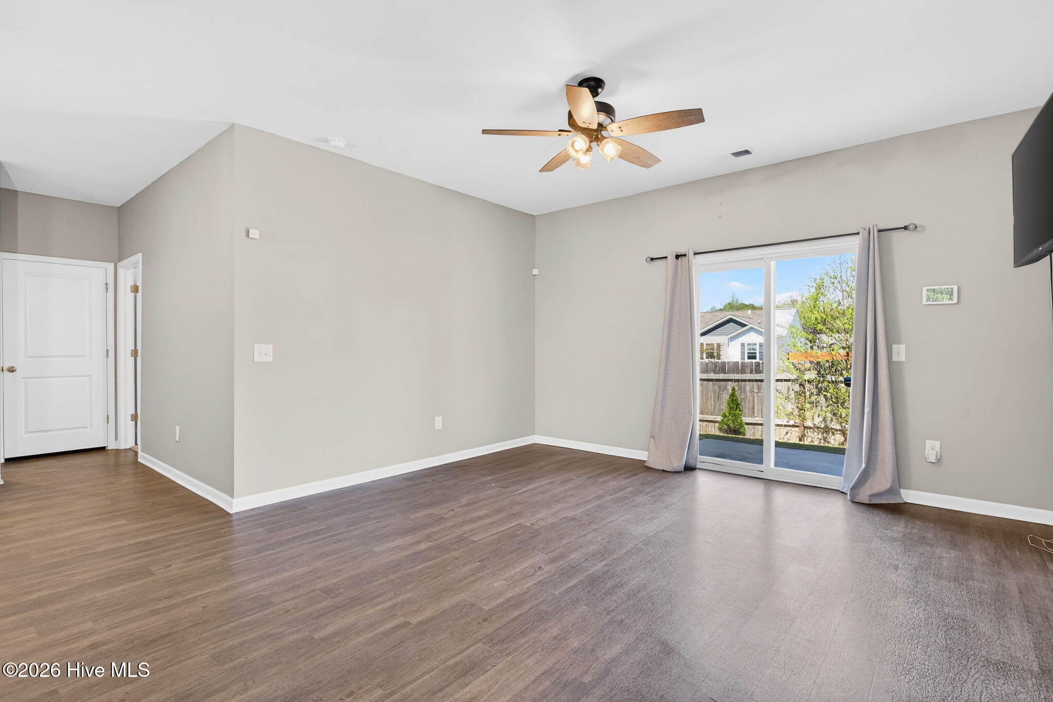 100564193 | Photo 15