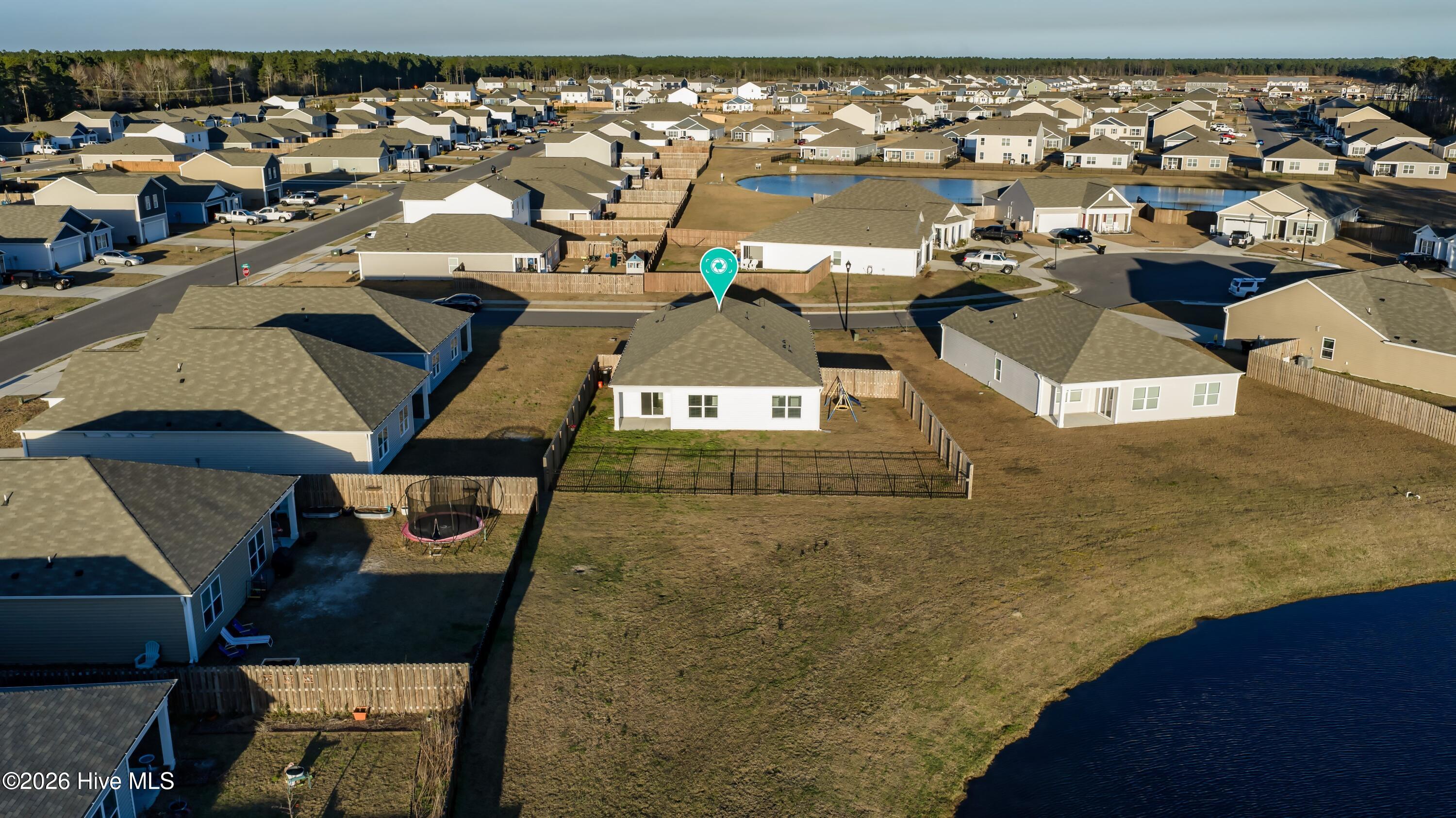 100558236 | Photo 36